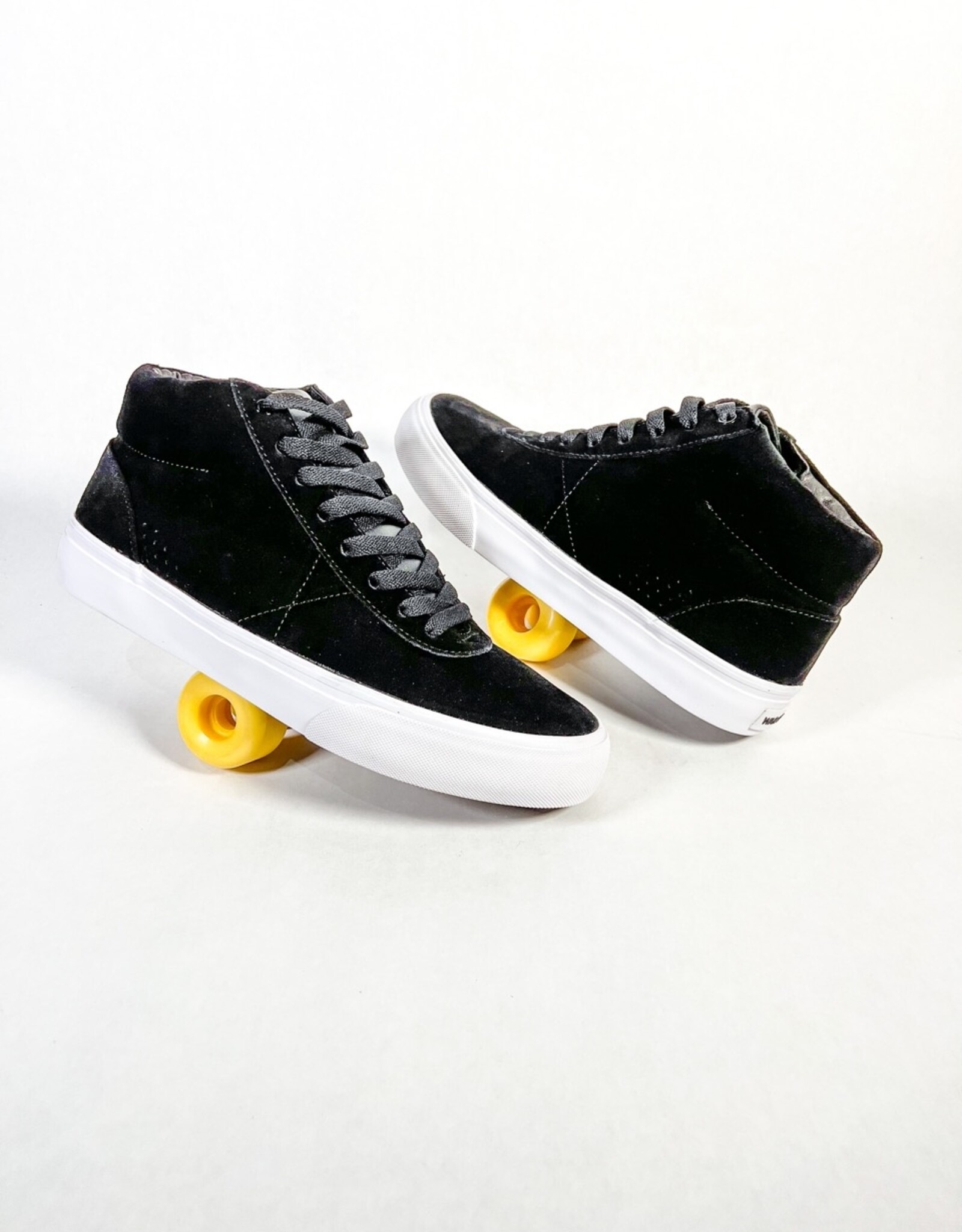 WAR SAW CHAPTER MID PREMIUM SUEDE  - BLACK/WHITE