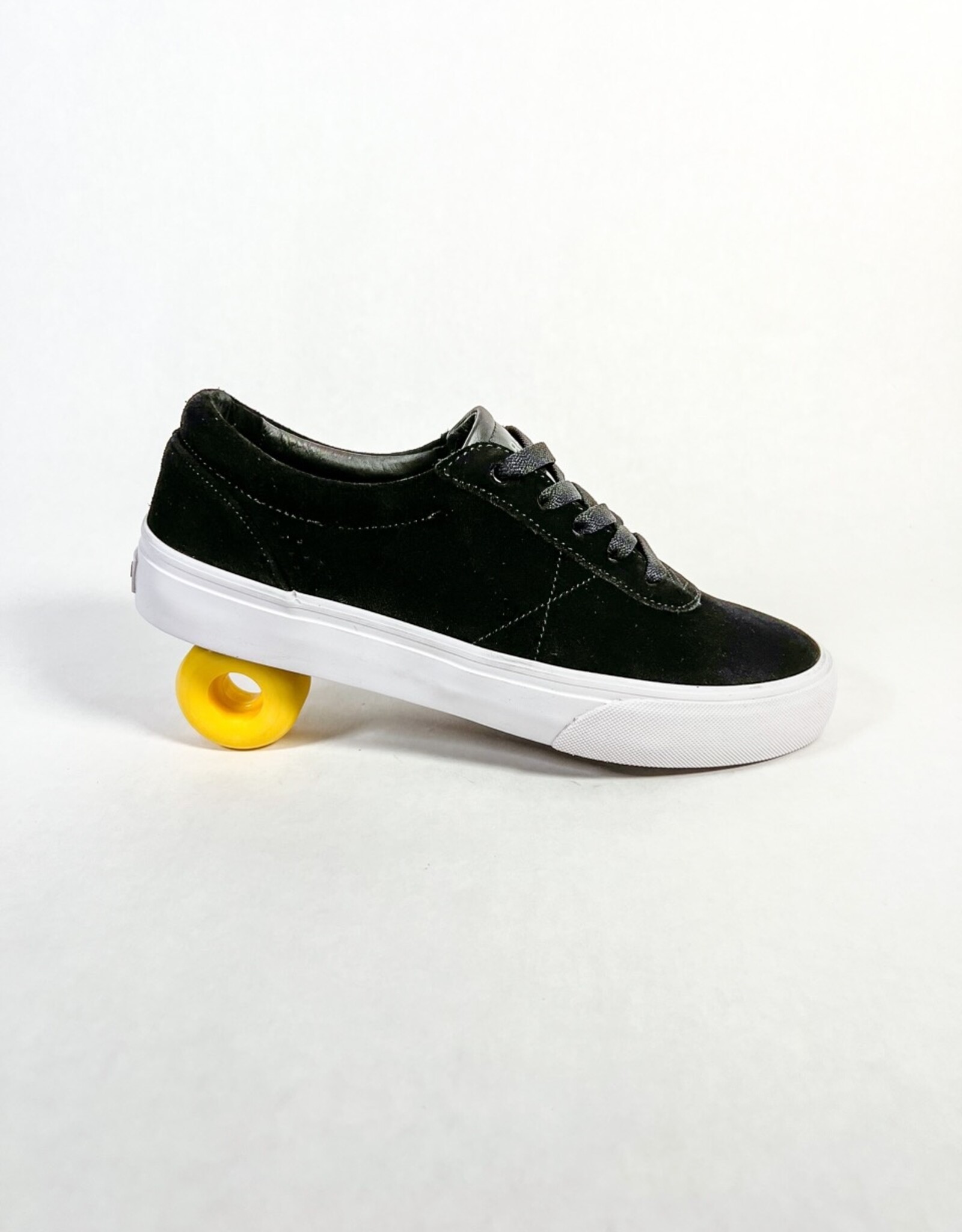 WAR SAW CHAPTER PREMIUM SUEDE  - BLACK/WHITE