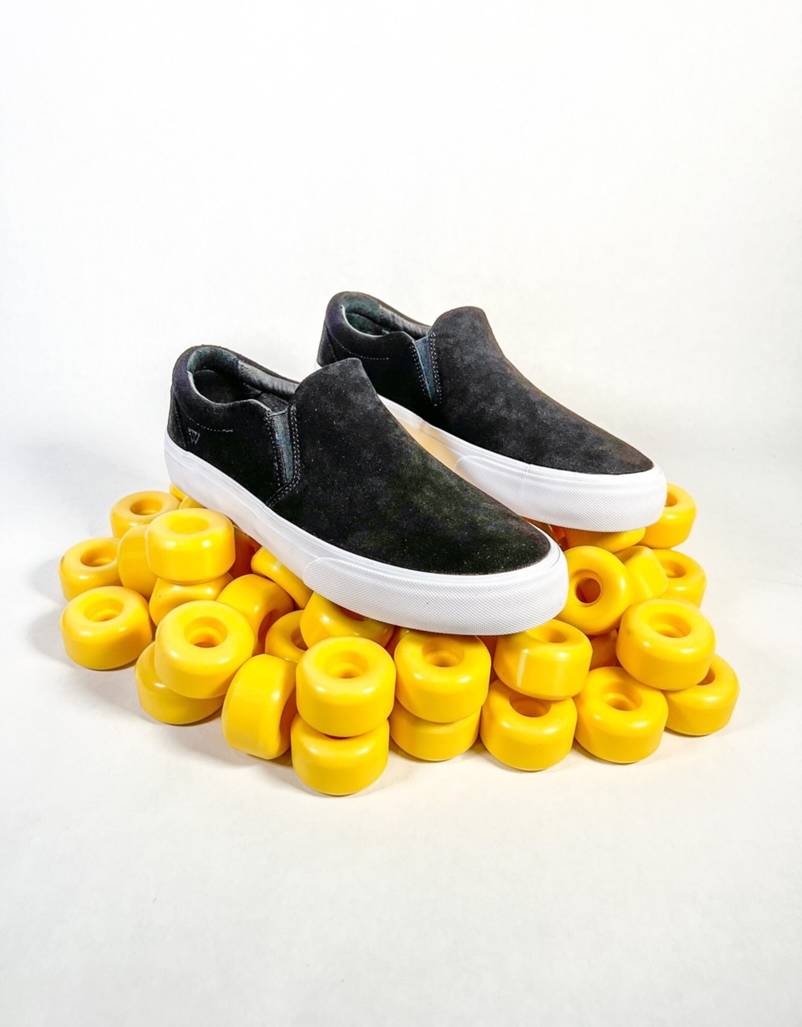 WAR SAW STRANGER PREMIUM SUEDE  - BLACK/WHITE