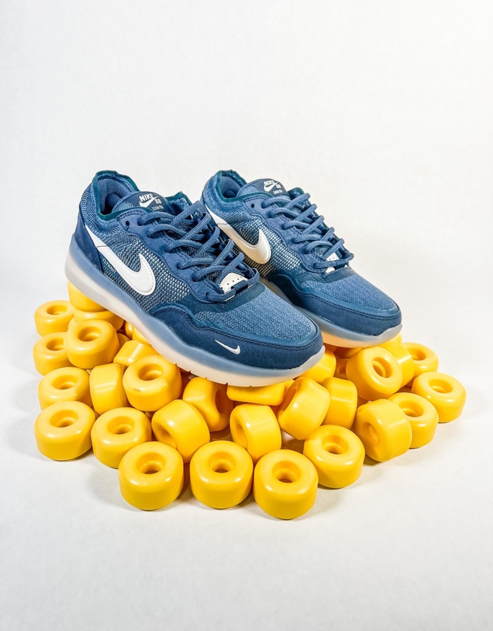 NIKE SB PS8 - OBSIDIAN/PHANTOM-SQUADRON BLUE
