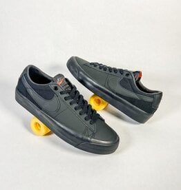 NIKE NIKE SB ZOOM BLAZER LOW PRO GT ISO - BLACK/BLACK-BLACK