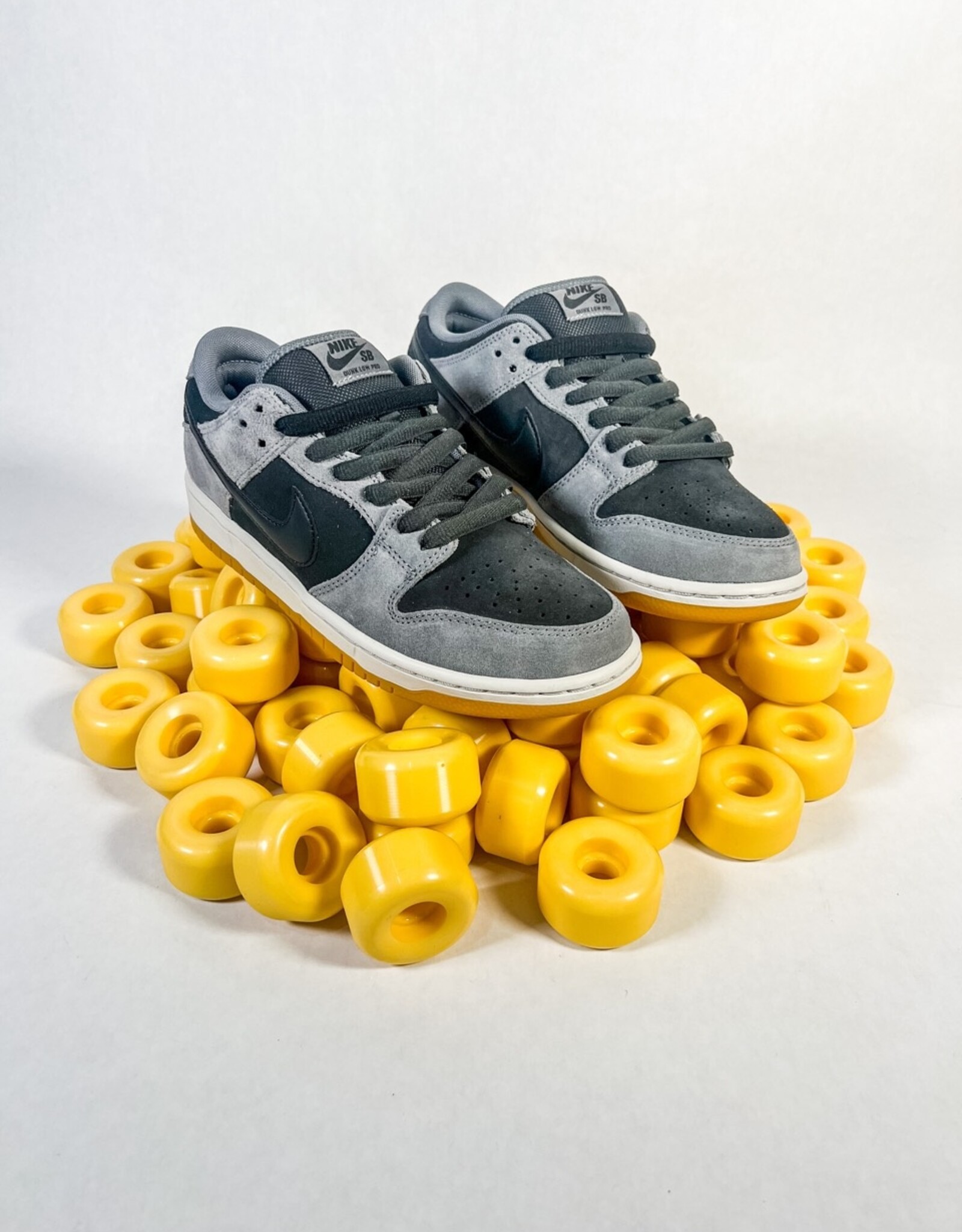 NIKE SB DUNK LOW PRO - DK SMOKE GREY/BLACK - KINGSWELL - Los