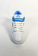 NIKE NIKE SB DUNK LOW PRO 'NICOLE HAUSE' - WHITE/UNIVERSITY BLUE