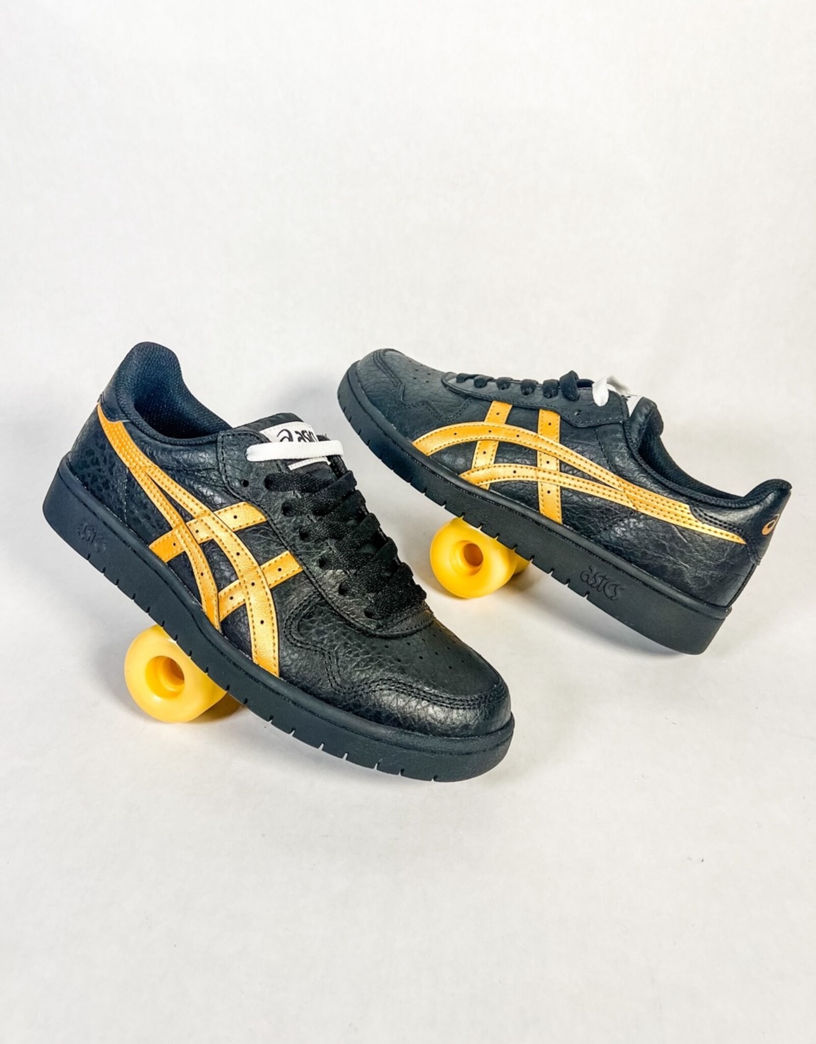 ASICS JAPAN PRO - BLACK/PURE GOLD