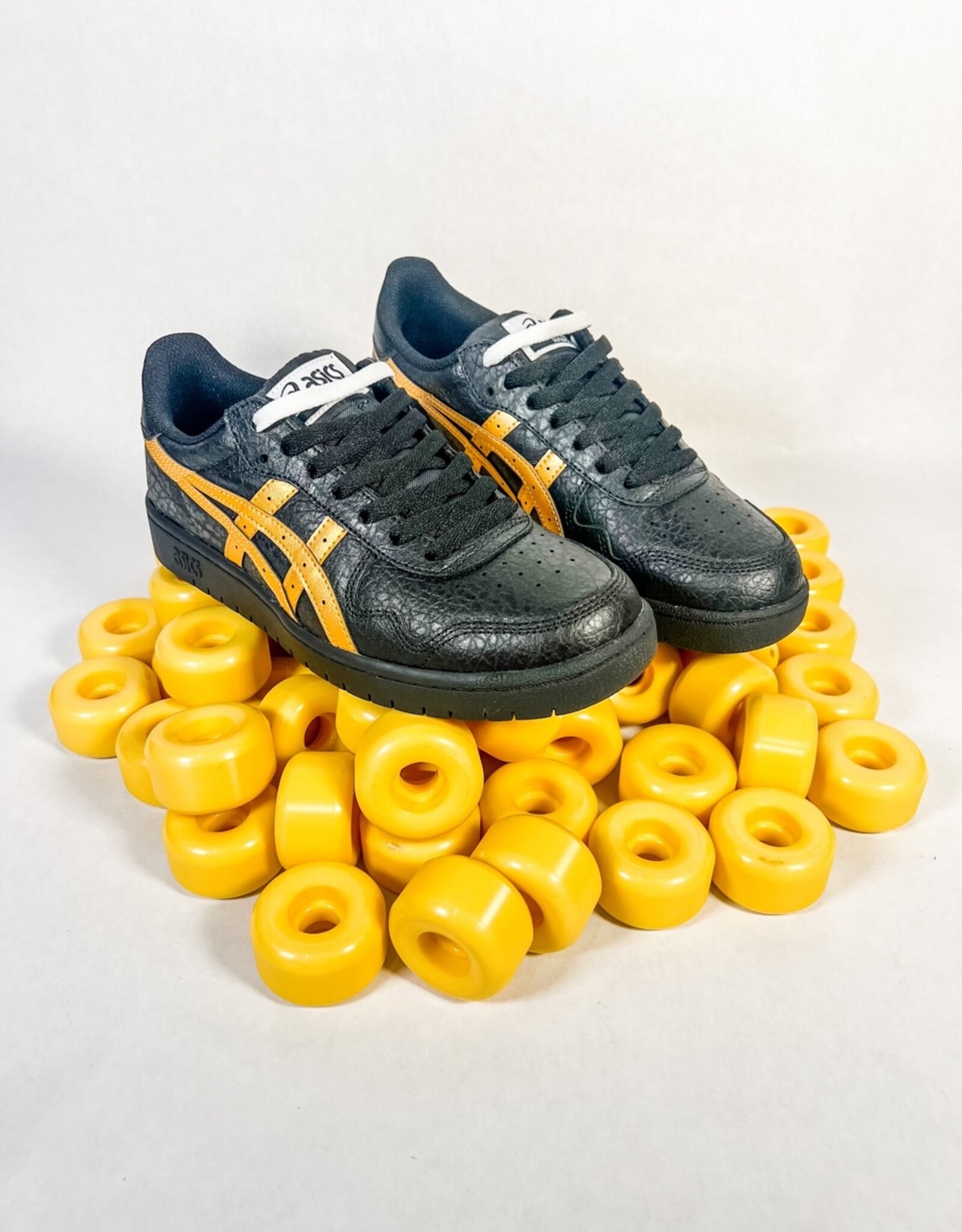 ASICS JAPAN PRO - BLACK/PURE GOLD