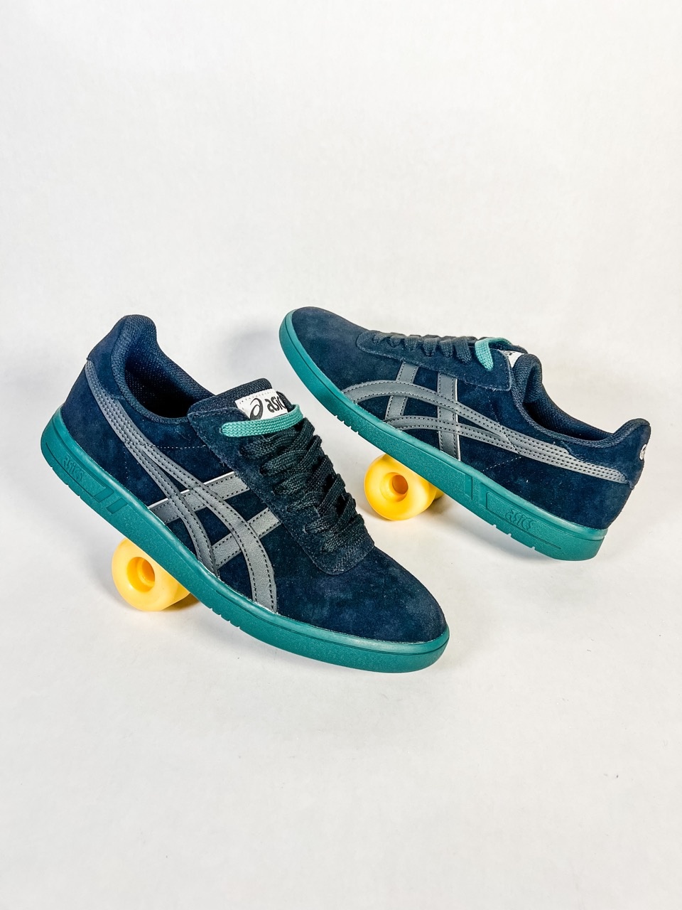 ASICS GEL-VICKKA PRO BLACK/GRAPHITE GREY - KINGSWELL - Los Feliz