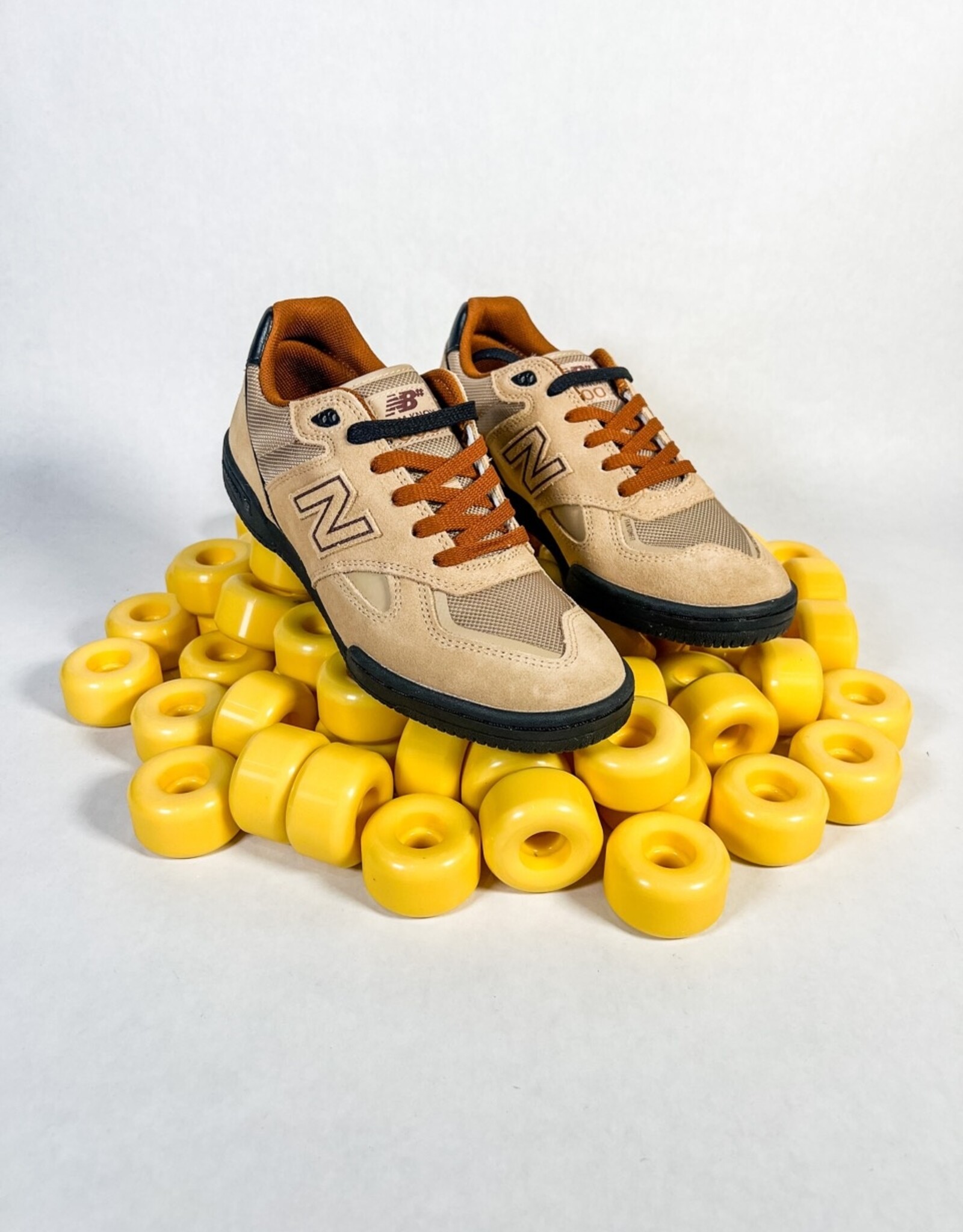 NEW BALANCE NUMERIC TOM KNOX 600 - BEIGE/BLACK