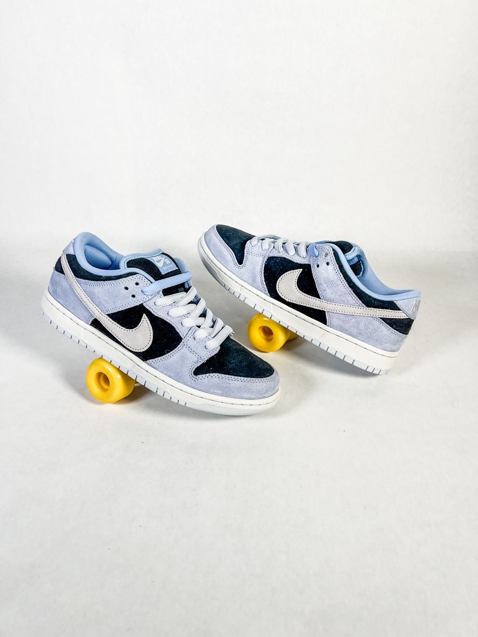 nike-nike-sb-dunk-low-pro- nike-nike-sb-dunk-low-pro-