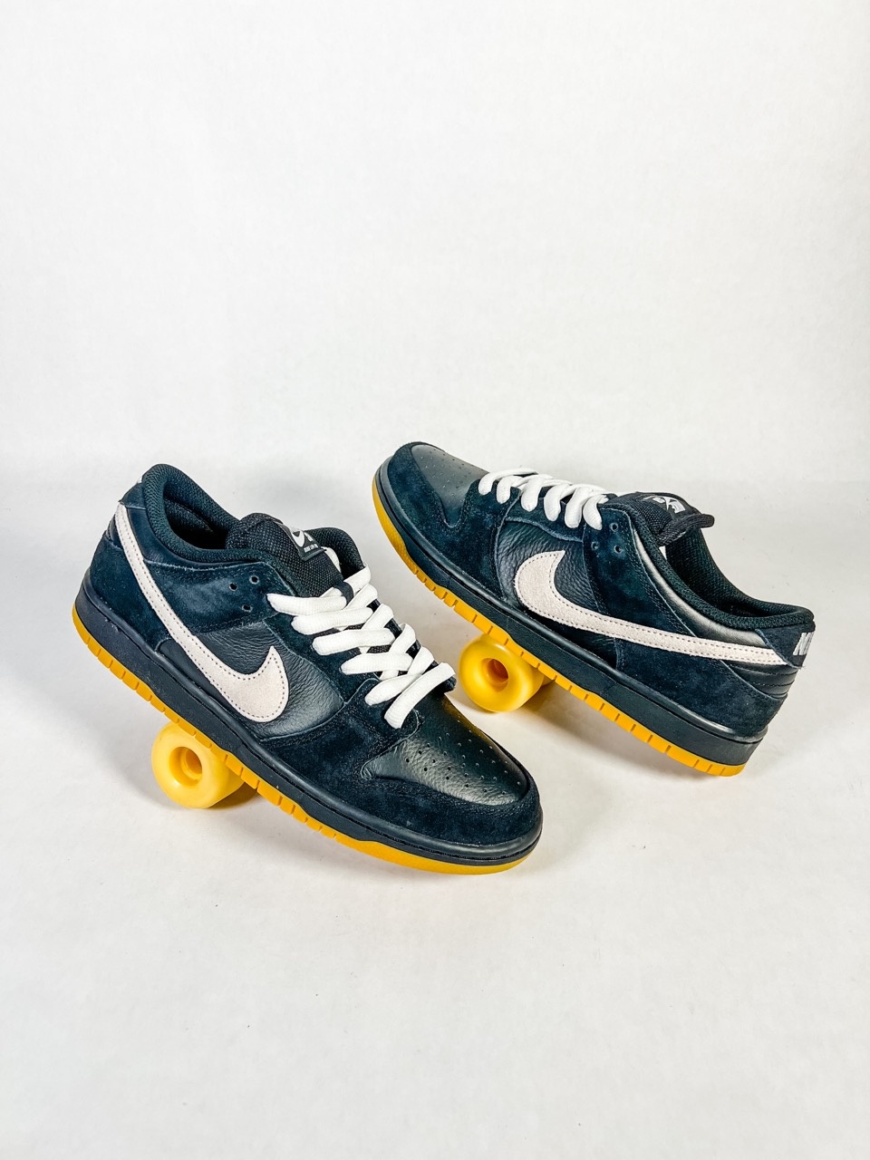 NIKE SB DUNK LOW PRO - BLACK/WHITE-BLACK - KINGSWELL - Los Feliz