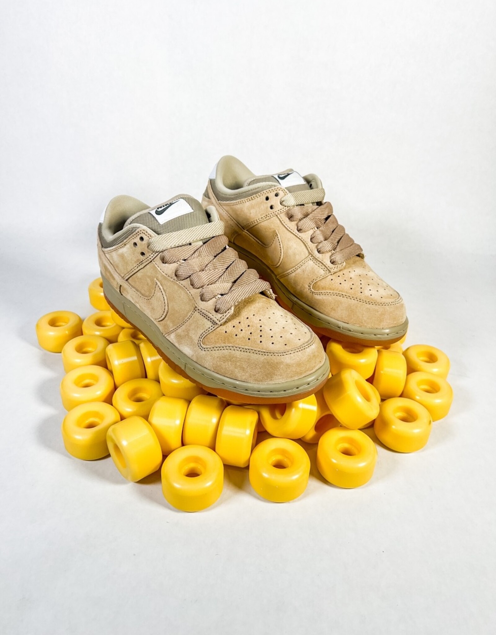 NIKE NIKE SB DUNK LOW PRO B - PARACHUTE BEIGE