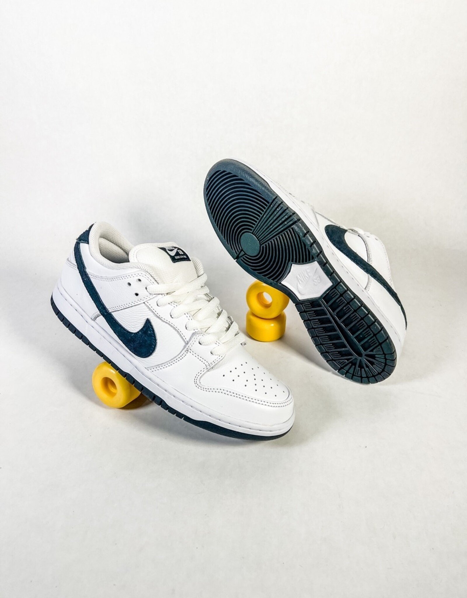 NIKE SB DUNK LOW PRO - WHITE/BLACK