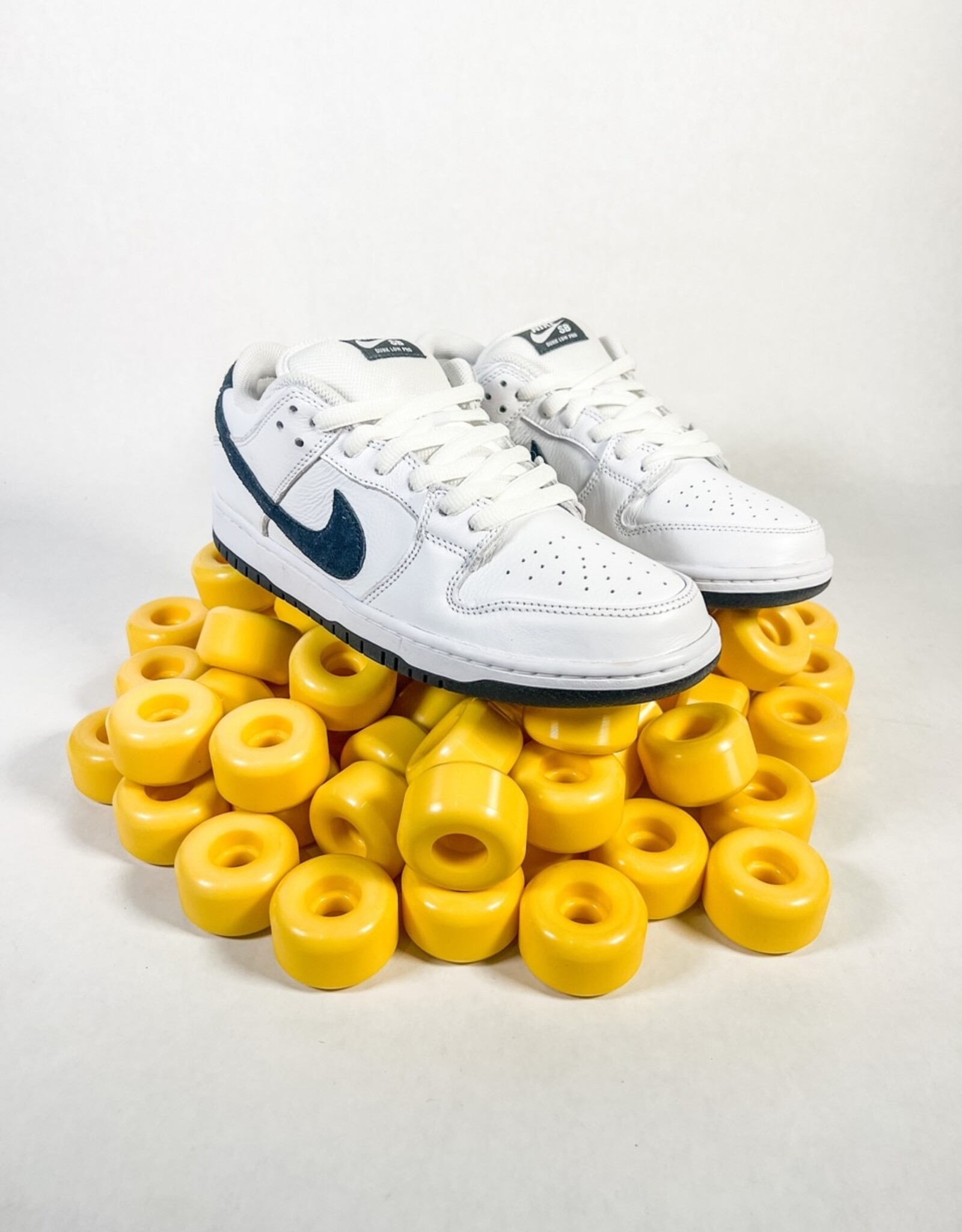 NIKE SB DUNK LOW PRO - WHITE/BLACK