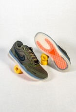 NIKE SB PS8 - SEQUOIA/BLACK-CARGO KHAKI