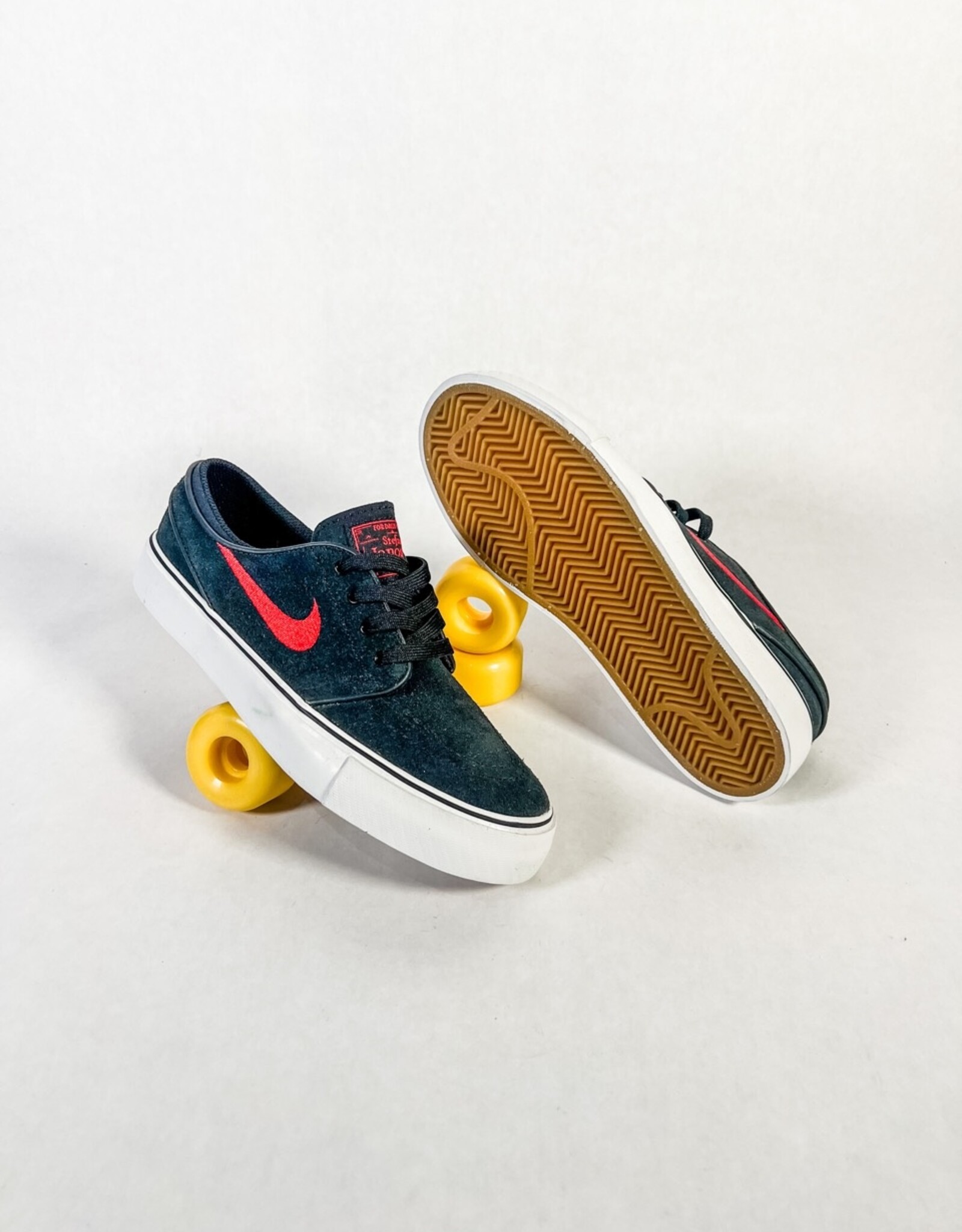 NIKE SB JANOSKI (GS) - BLACK/UNIVERSITY RED