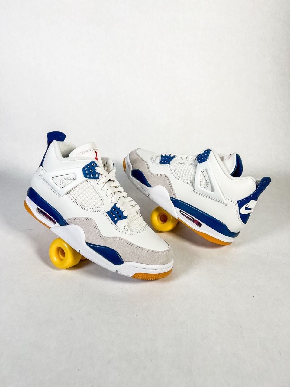 NIKE SB X AIR JORDAN 4 - SUMMIT WHITE/WHITE-NAVY - KINGSWELL - Los