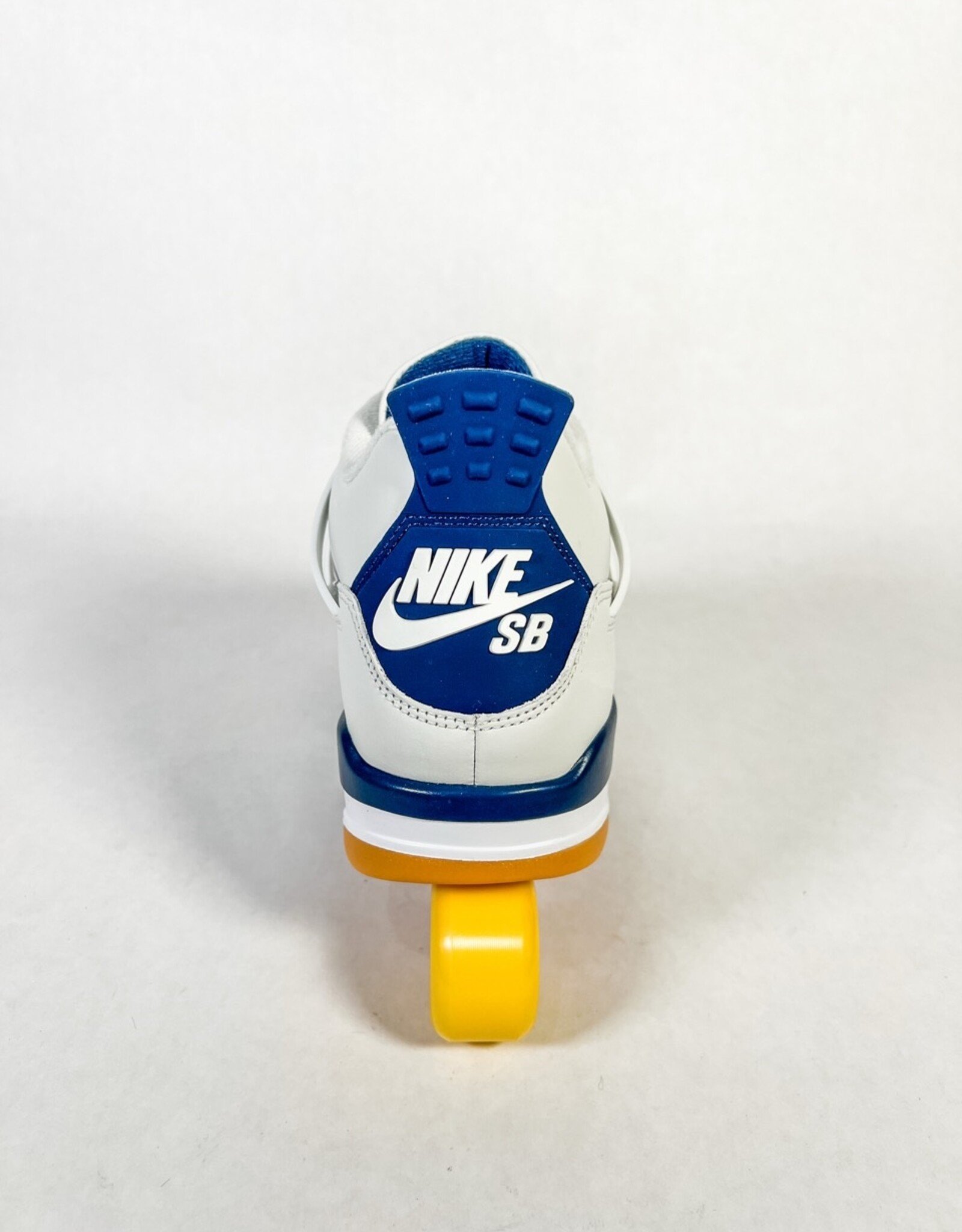 NIKE NIKE SB X AIR JORDAN 4 - SUMMIT WHITE/WHITE-NAVY