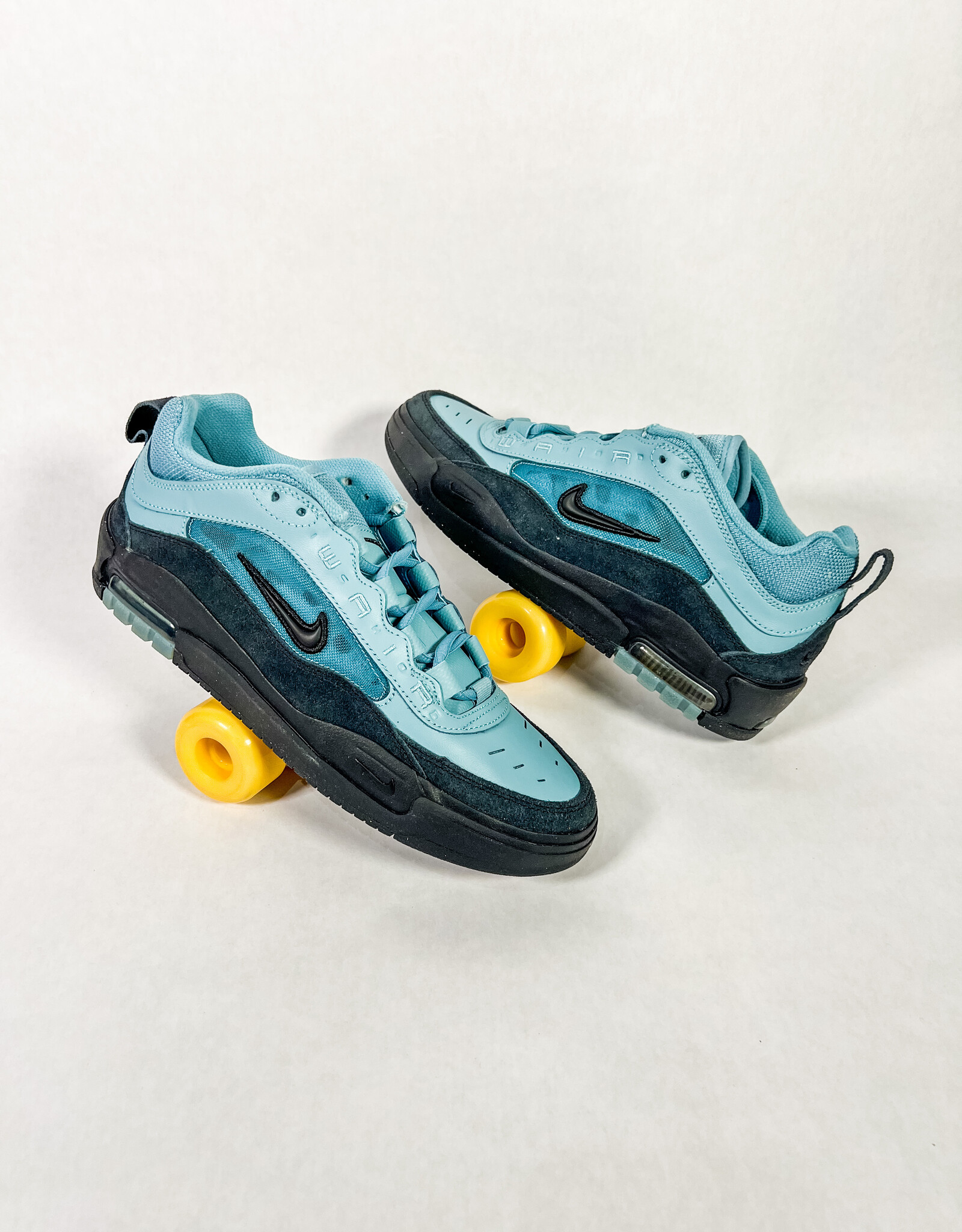 ★NIKE★大人気★SB AIR MAX ISHOD★追跡可 NIKE SB AIR MAX ISHOD - DENIM TURQ/BLACK DENIM - KINGSWELL