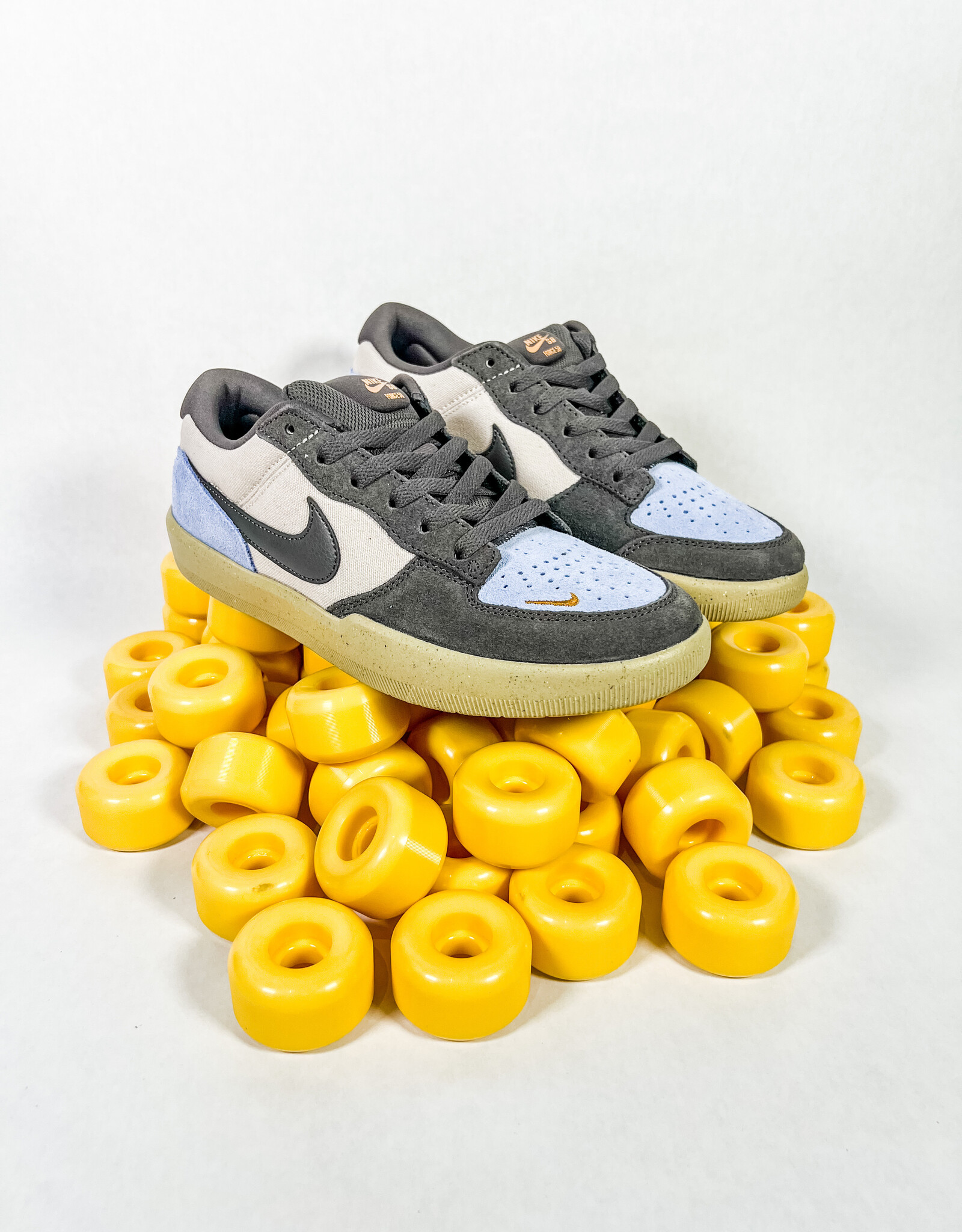 NIKE NIKE SB FORCE 58 - LT OREWOOD BRN/MEDIUM ASH