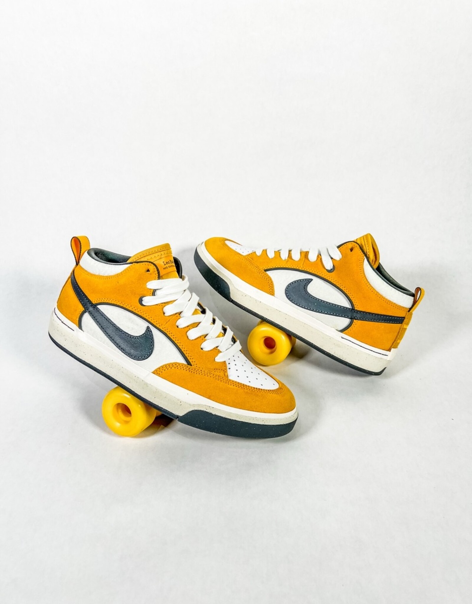 NIKE NIKE SB REACT LEO - UNIVERSITY GOLD/DARK GREY