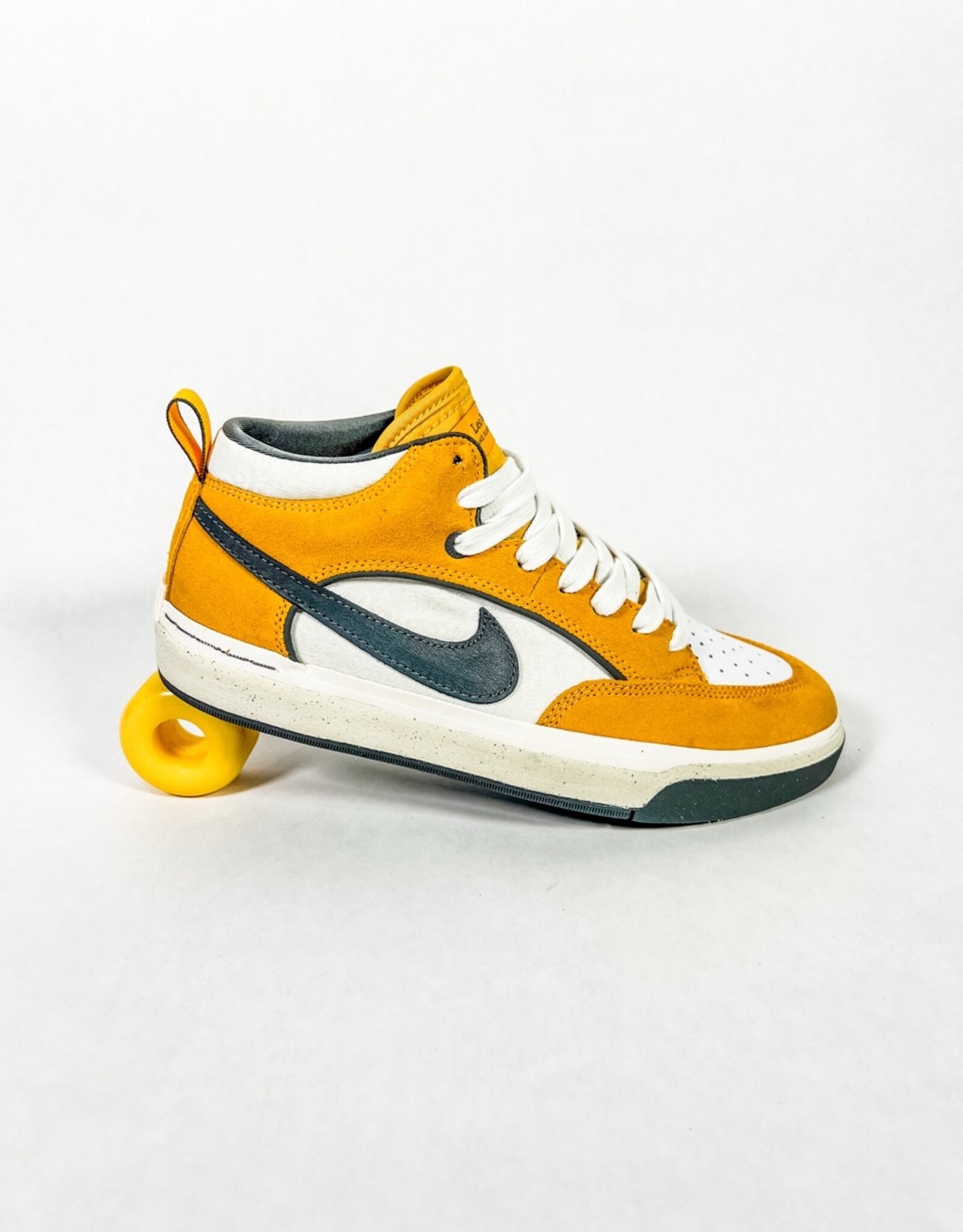 NIKE SB REACT LEO - UNIVERSITY GOLD/DARK GREY