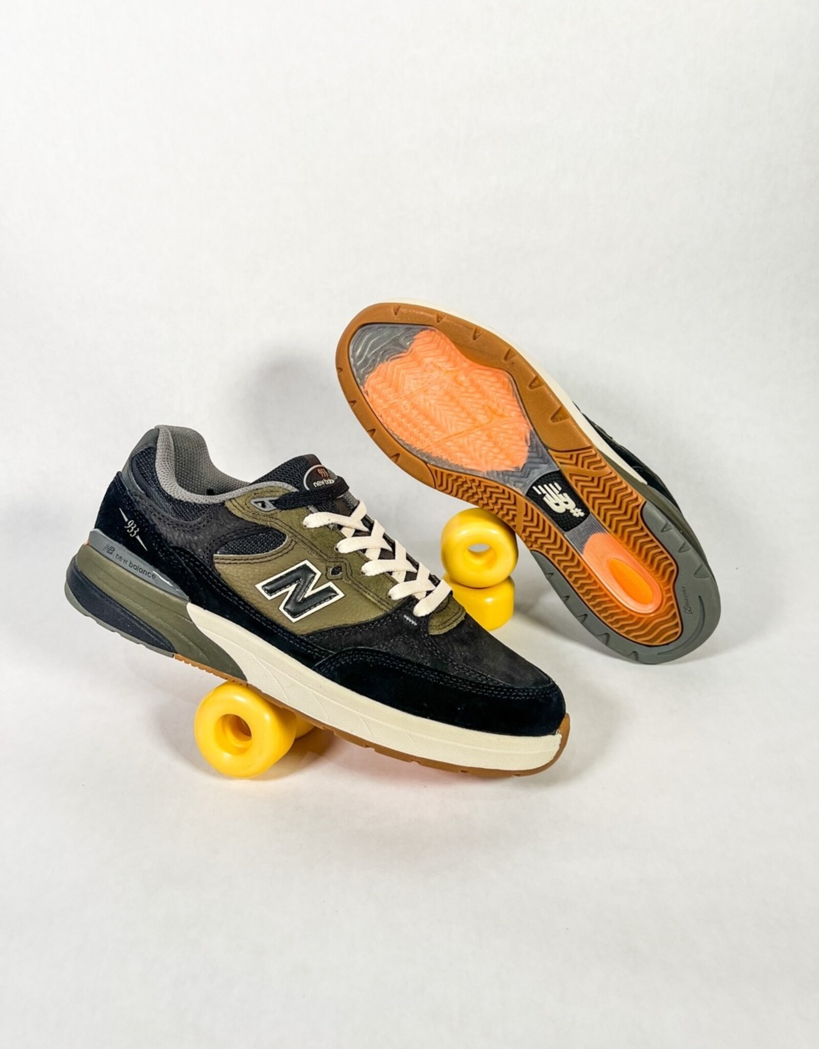 NEW BALANCE NB NUMERIC REYNOLDS 933 - BLACK/GREEN