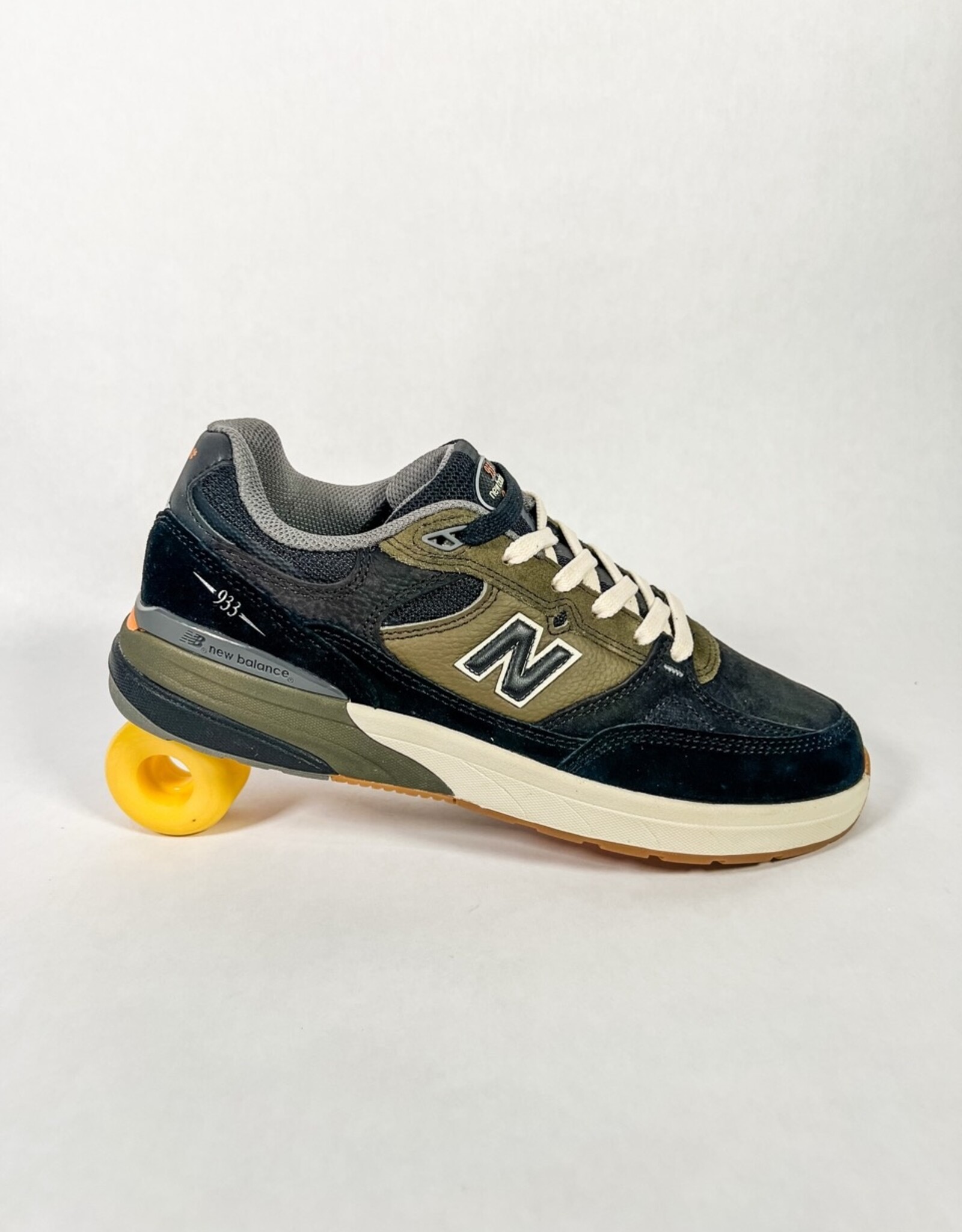 NEW BALANCE NB NUMERIC REYNOLDS 933 - BLACK/GREEN