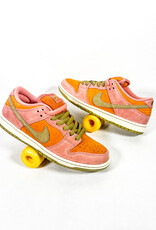 NIKE NIKE SB DUNK LOW PRO - RED STARDUST/NEUTRAL OLIVE