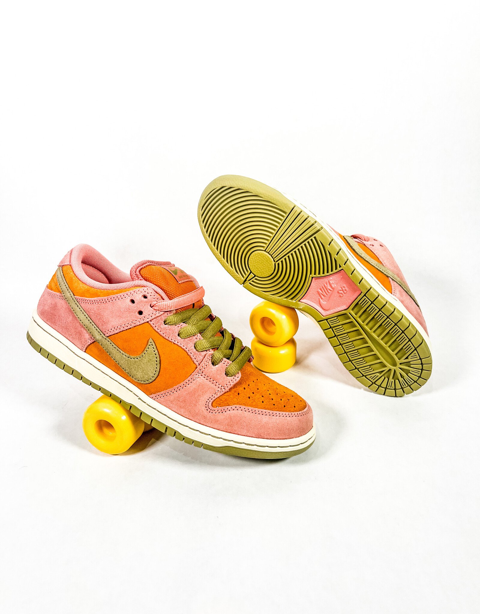 NIKE NIKE SB DUNK LOW PRO - RED STARDUST/NEUTRAL OLIVE