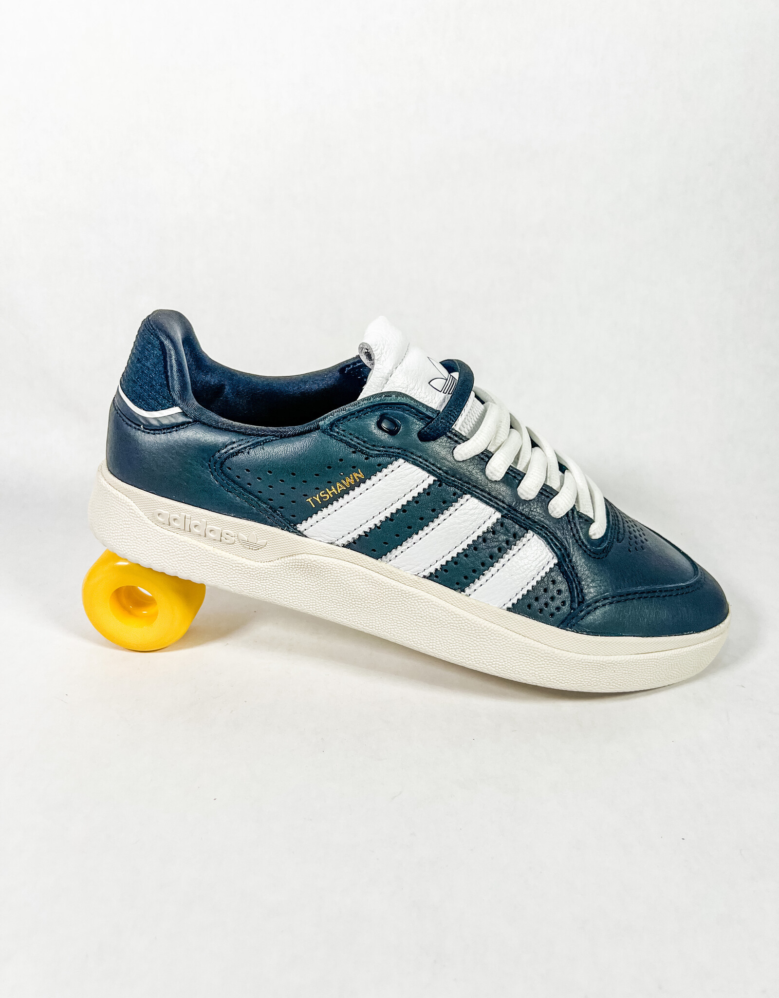 ADIDAS TYSHAWN LOW - CBLACK/FTWWHT