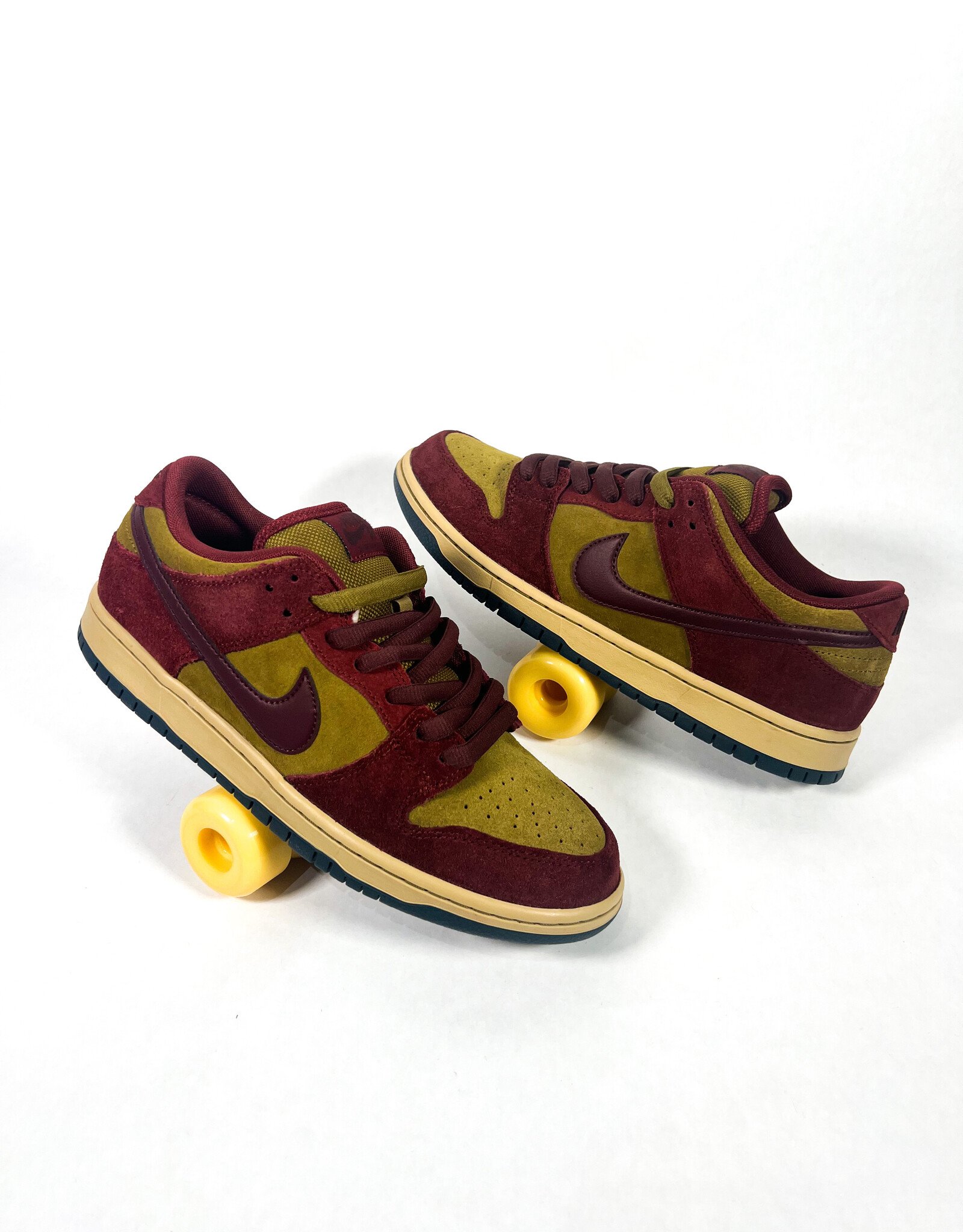 NIKE SB DUNK LOW PRO - DARK TEAM RED/BURGUNDY CRUSH