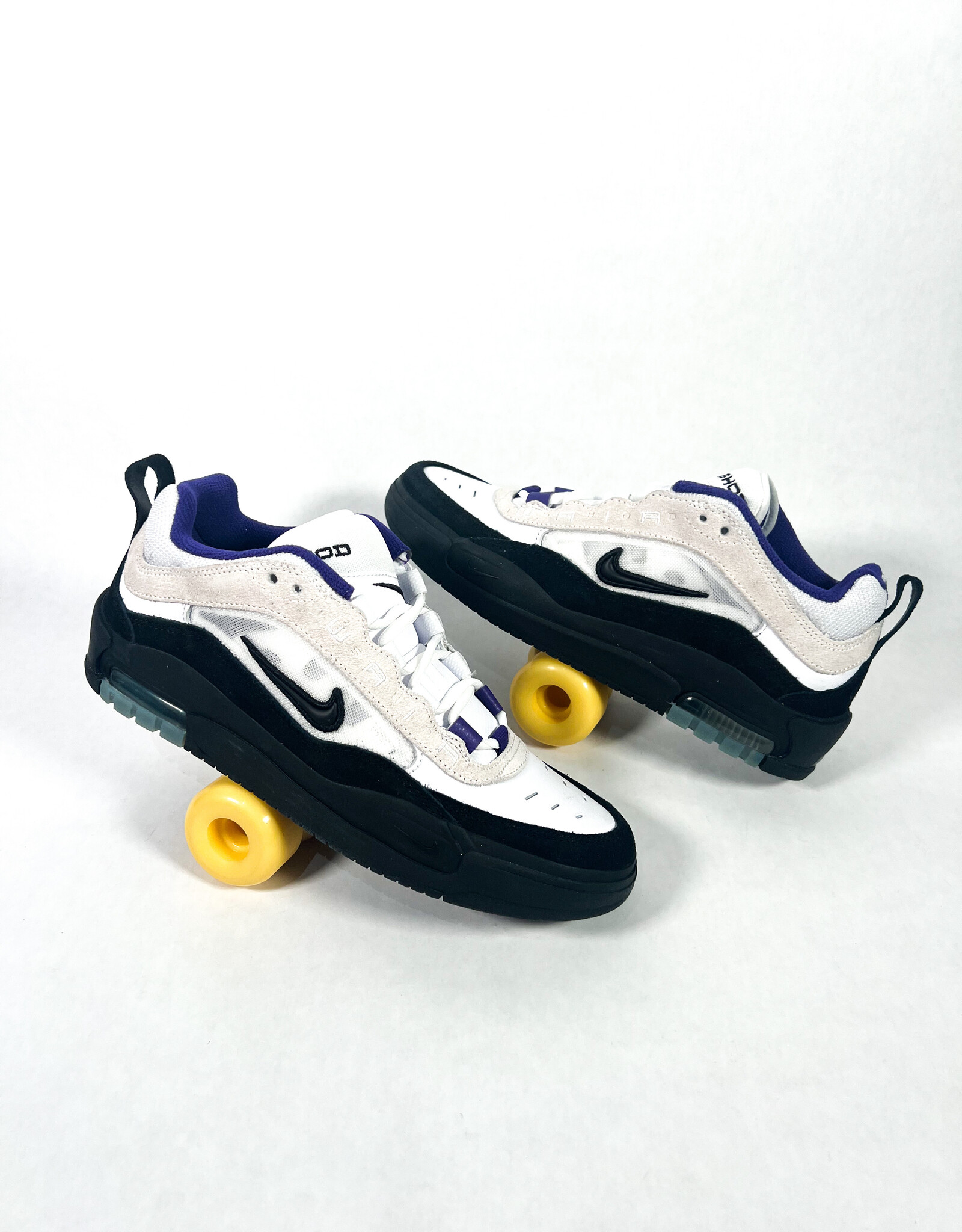 NIKE Air Max Ishod - White / Black / Court Purple
