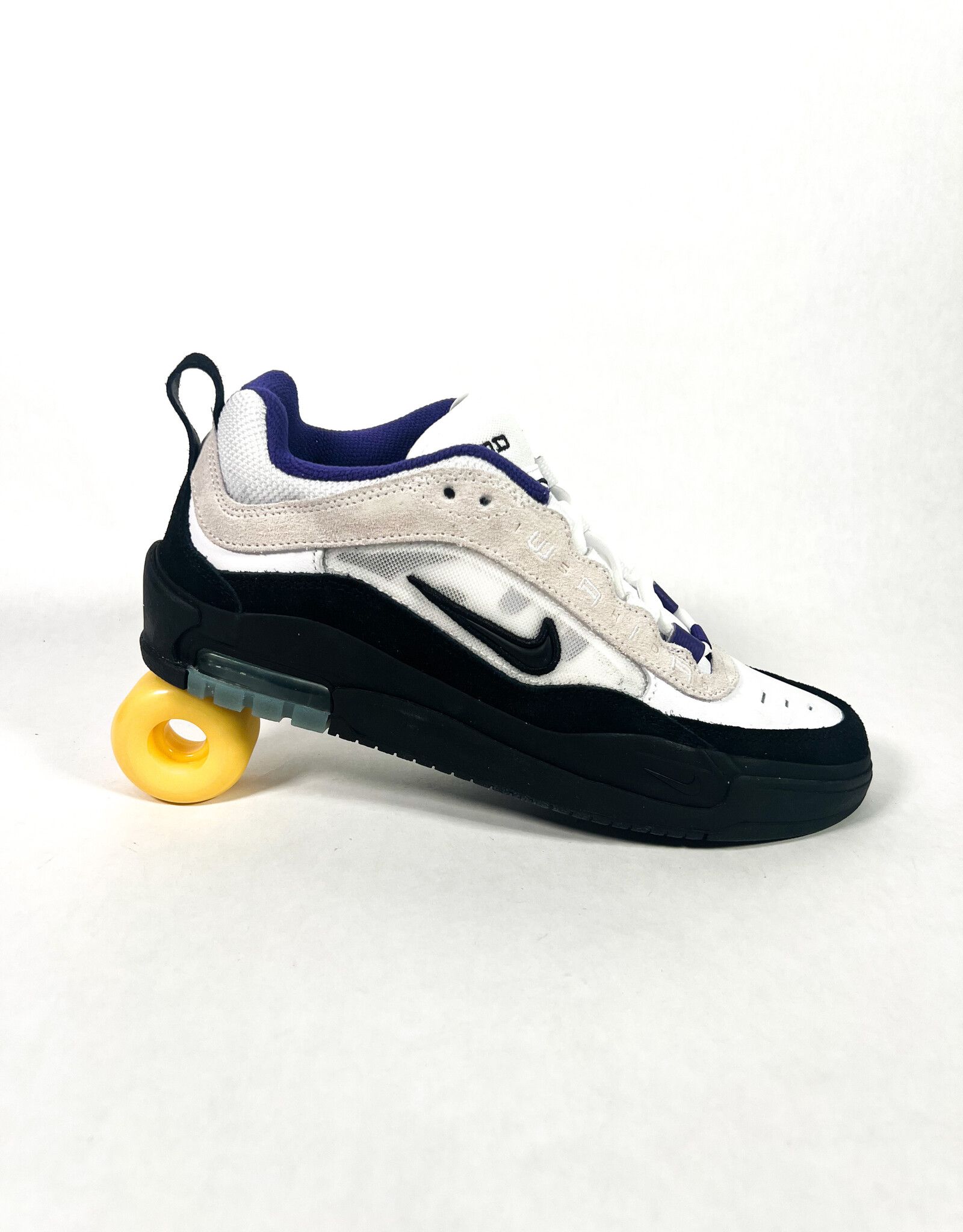 NIKE Air Max Ishod - White / Black / Court Purple
