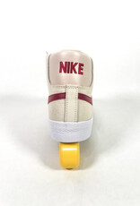 NIKE SB Zoom Blazer Mid - Pale Ivory / Noble Red