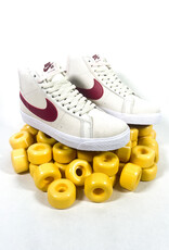 NIKE SB Zoom Blazer Mid - Pale Ivory / Noble Red