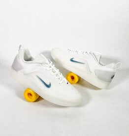 NIKE SB Zoom Nyjah 4 - White / Black