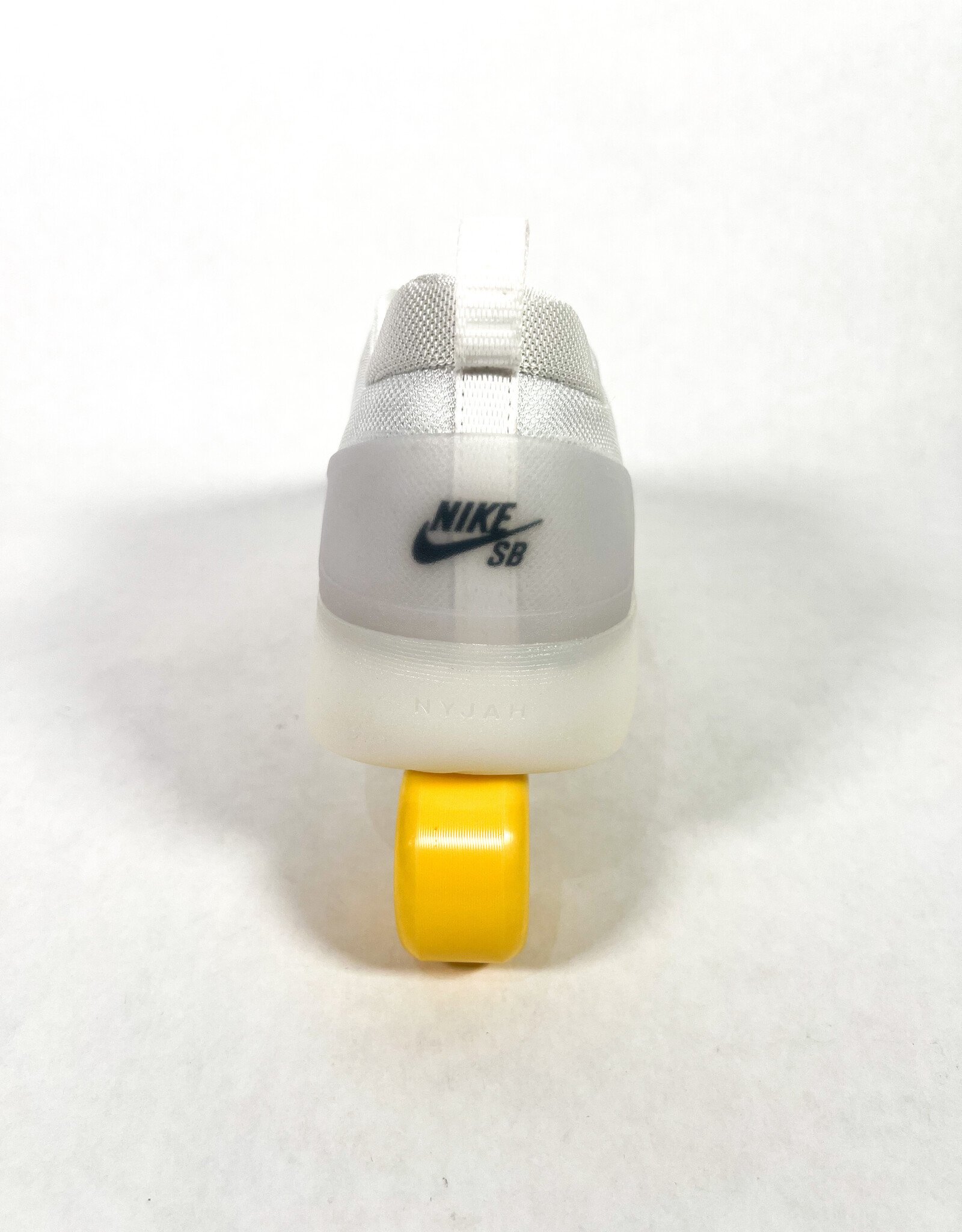 NIKE SB Zoom Nyjah 4 - White / Black