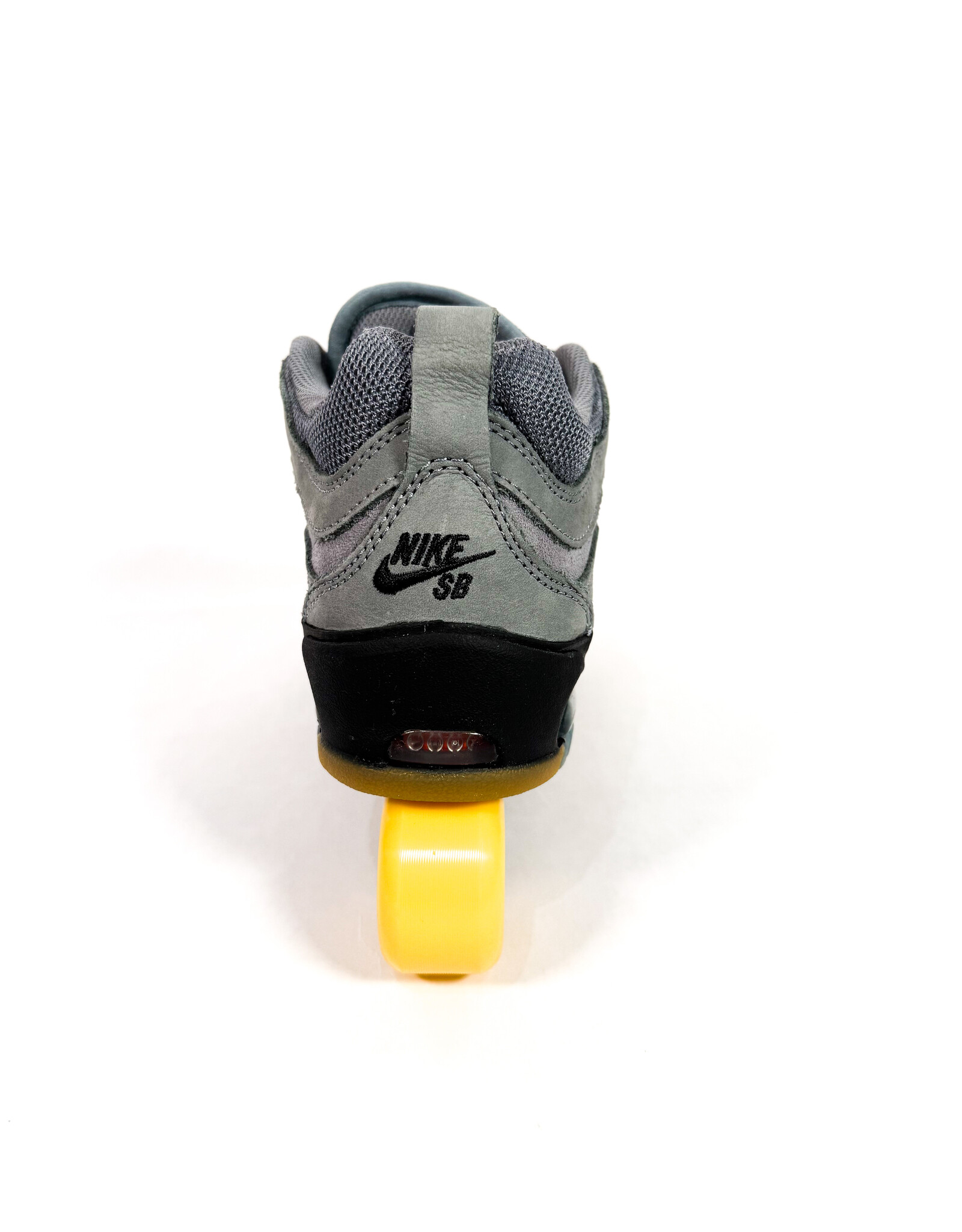 NIKE Air Max Ishod ISO - Cool Grey / Black