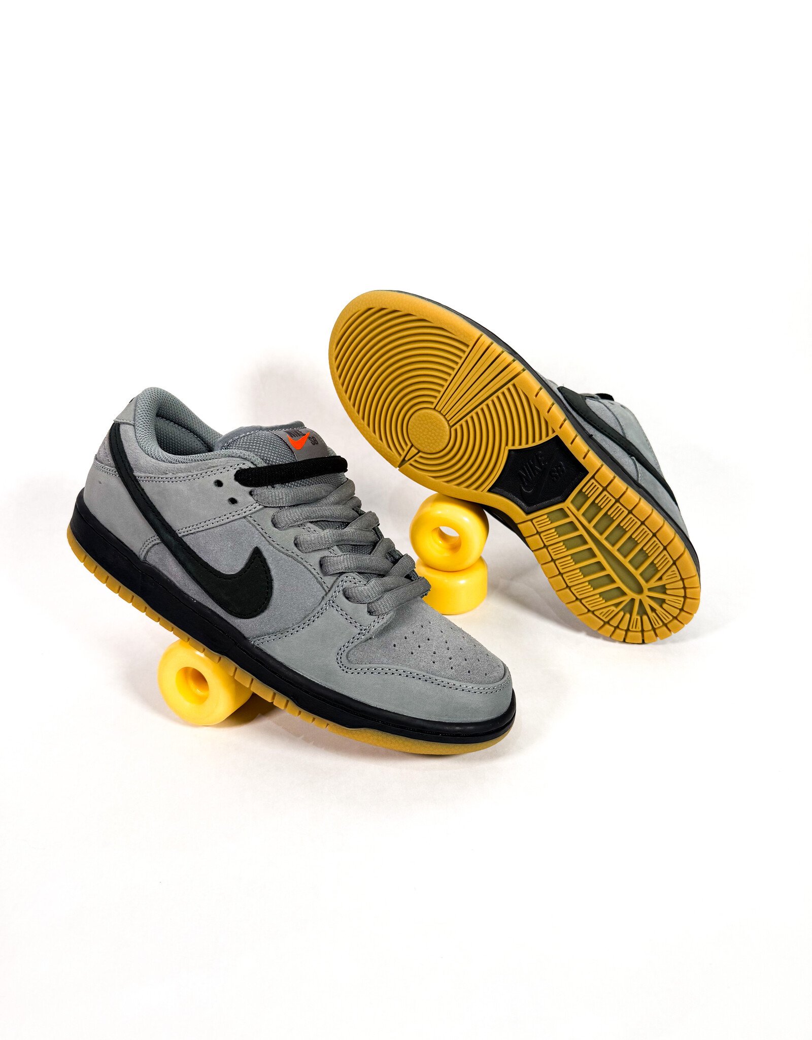 NIKE SB Dunk Low Pro - Cool Grey / Black