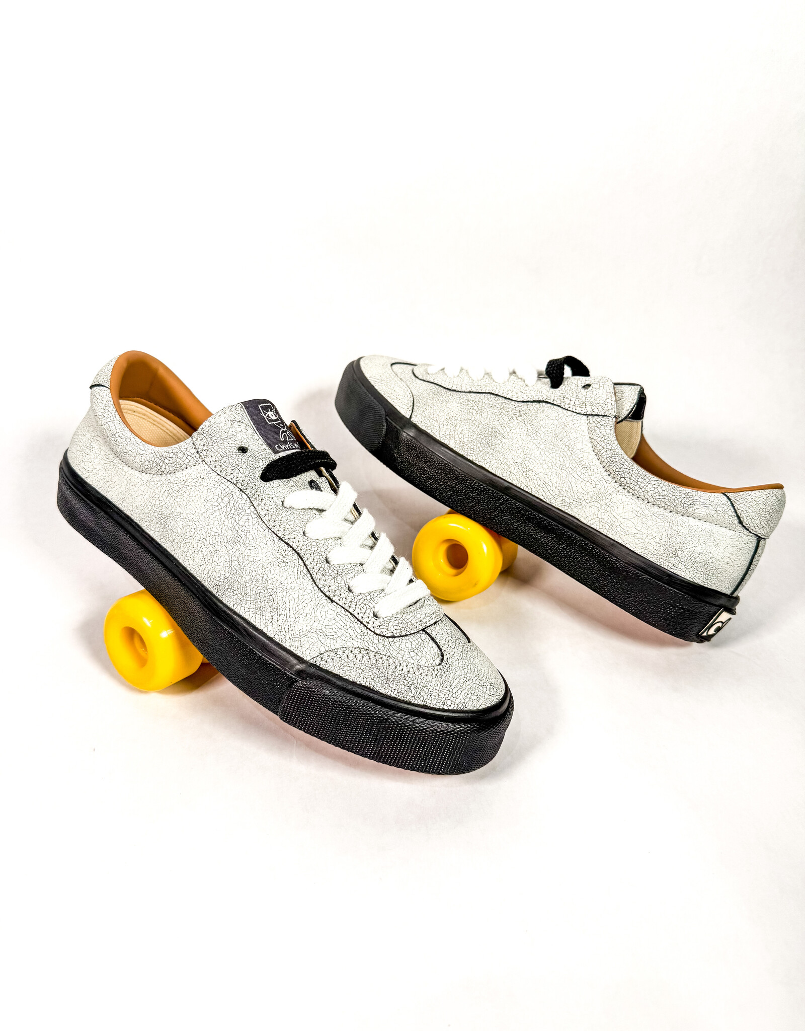 LAST RESORT VM004 Milic - Artisan White / Black
