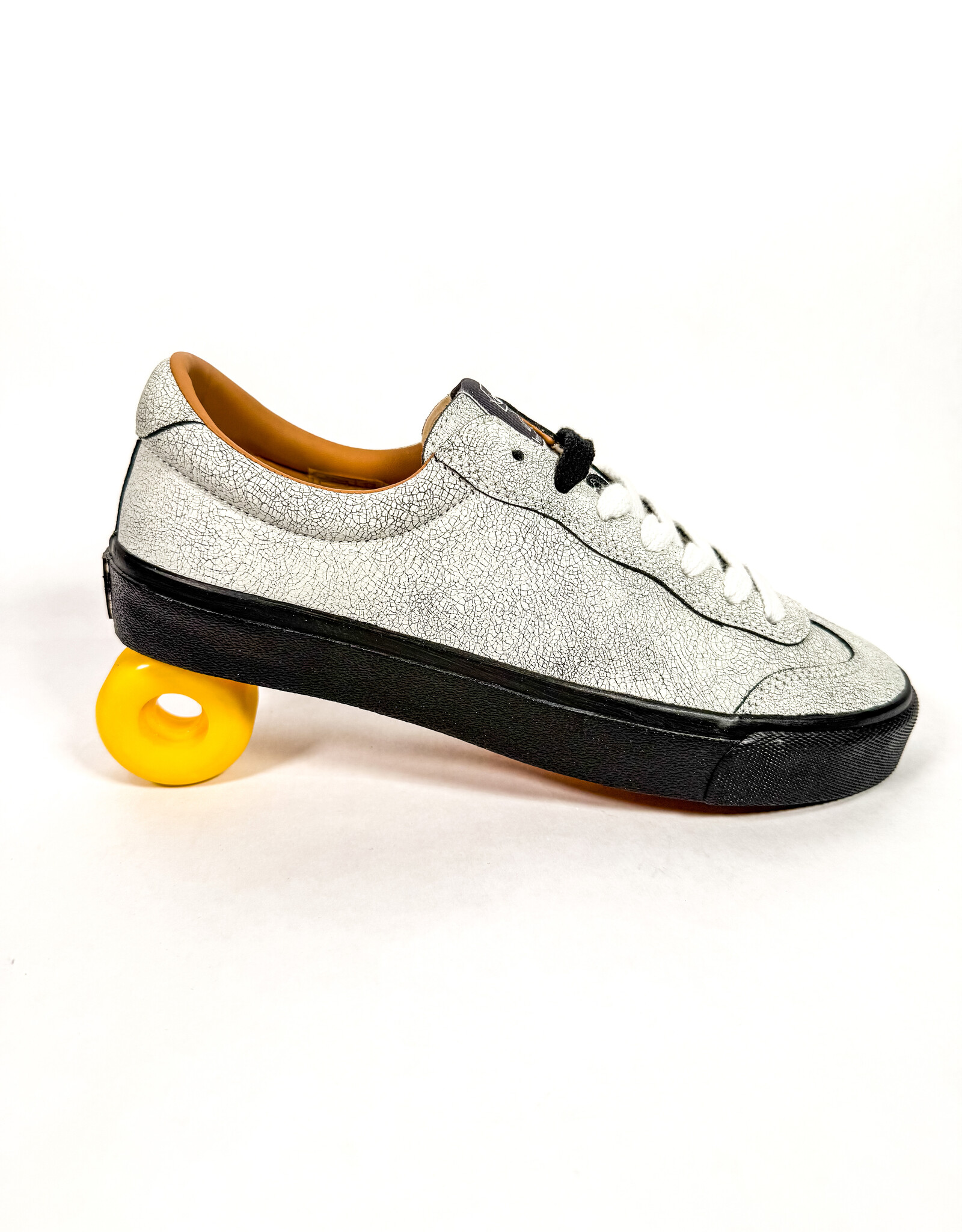 LAST RESORT VM004 Milic - Artisan White / Black