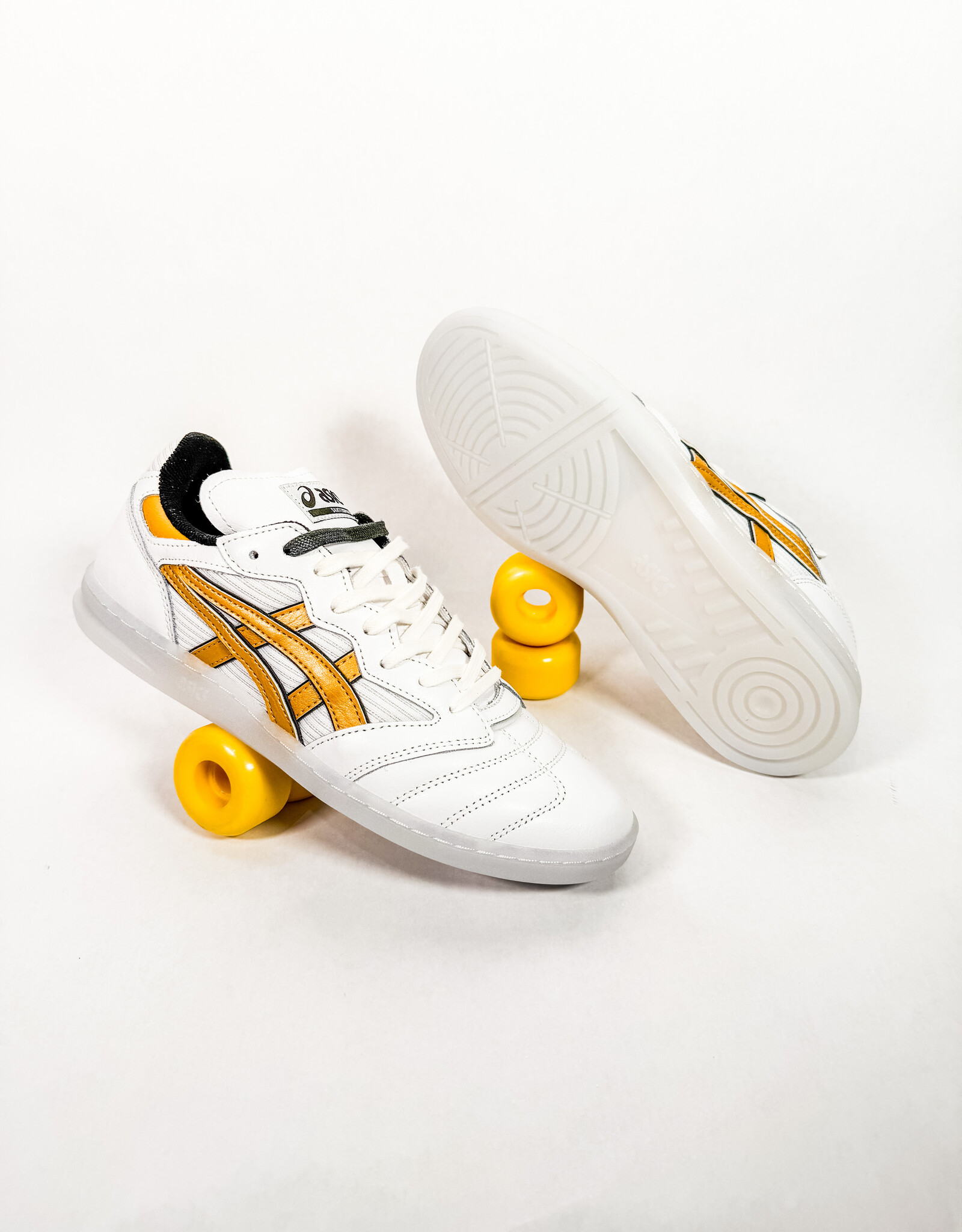 靴 ASICS x GINO IANNUCCI LEGGEREZZA FB 10 Asics x Gino Iannucci Leggerezza FB - White / Gold – Pass~Port