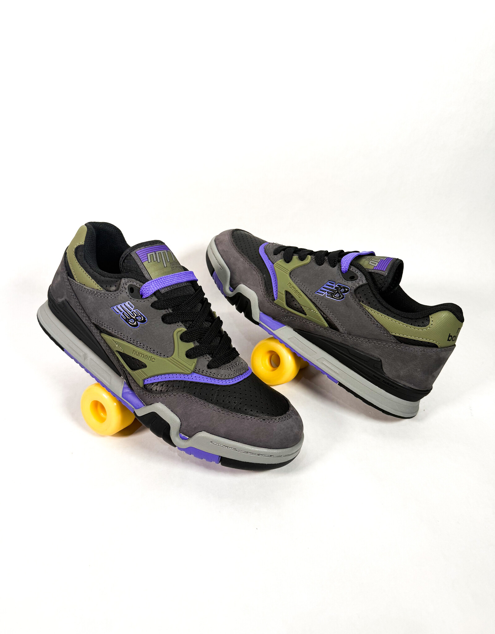 NEW BALANCE NUMERIC 770 - Grey / Black