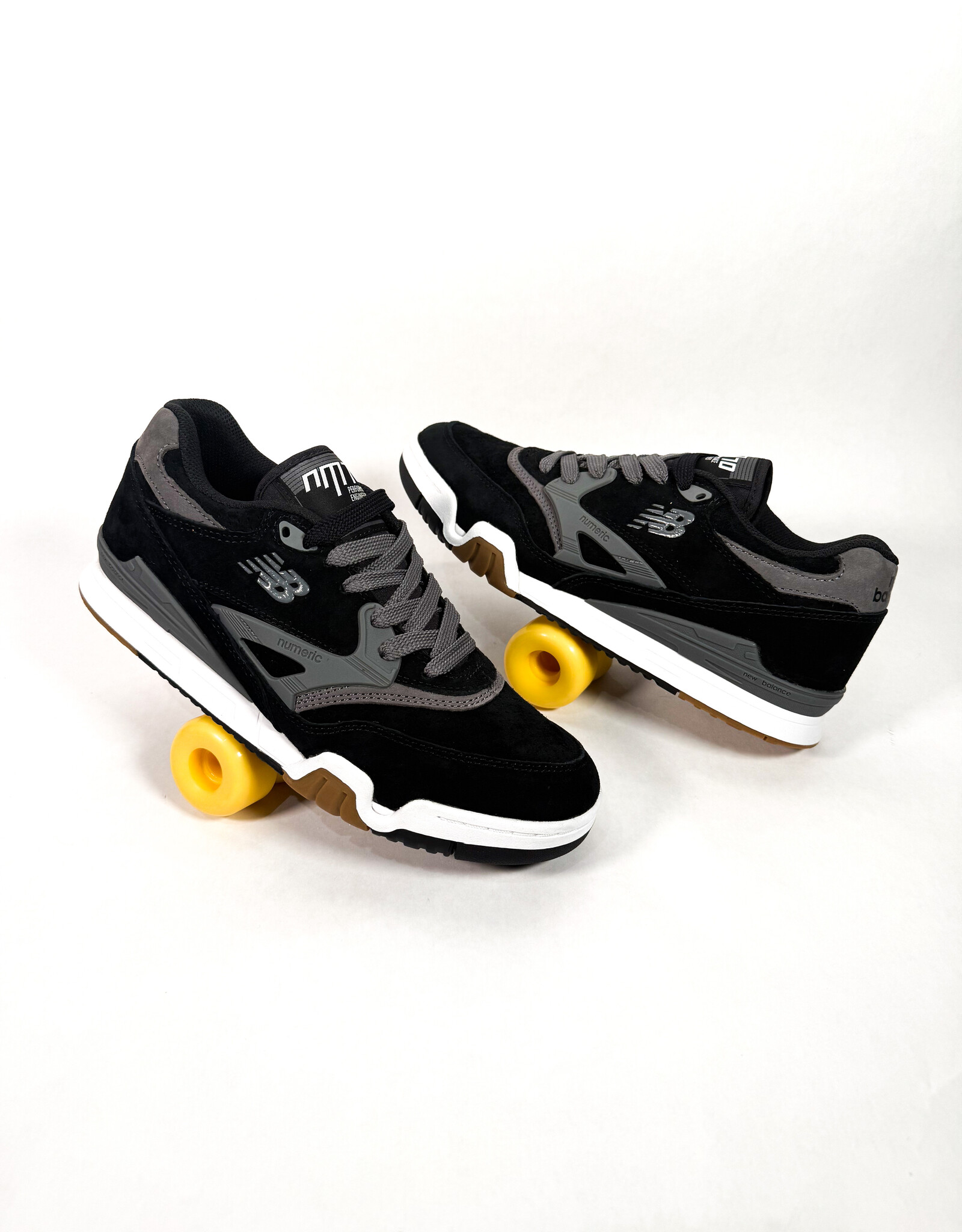 NEW BALANCE NUMERIC 770 - Black / Grey