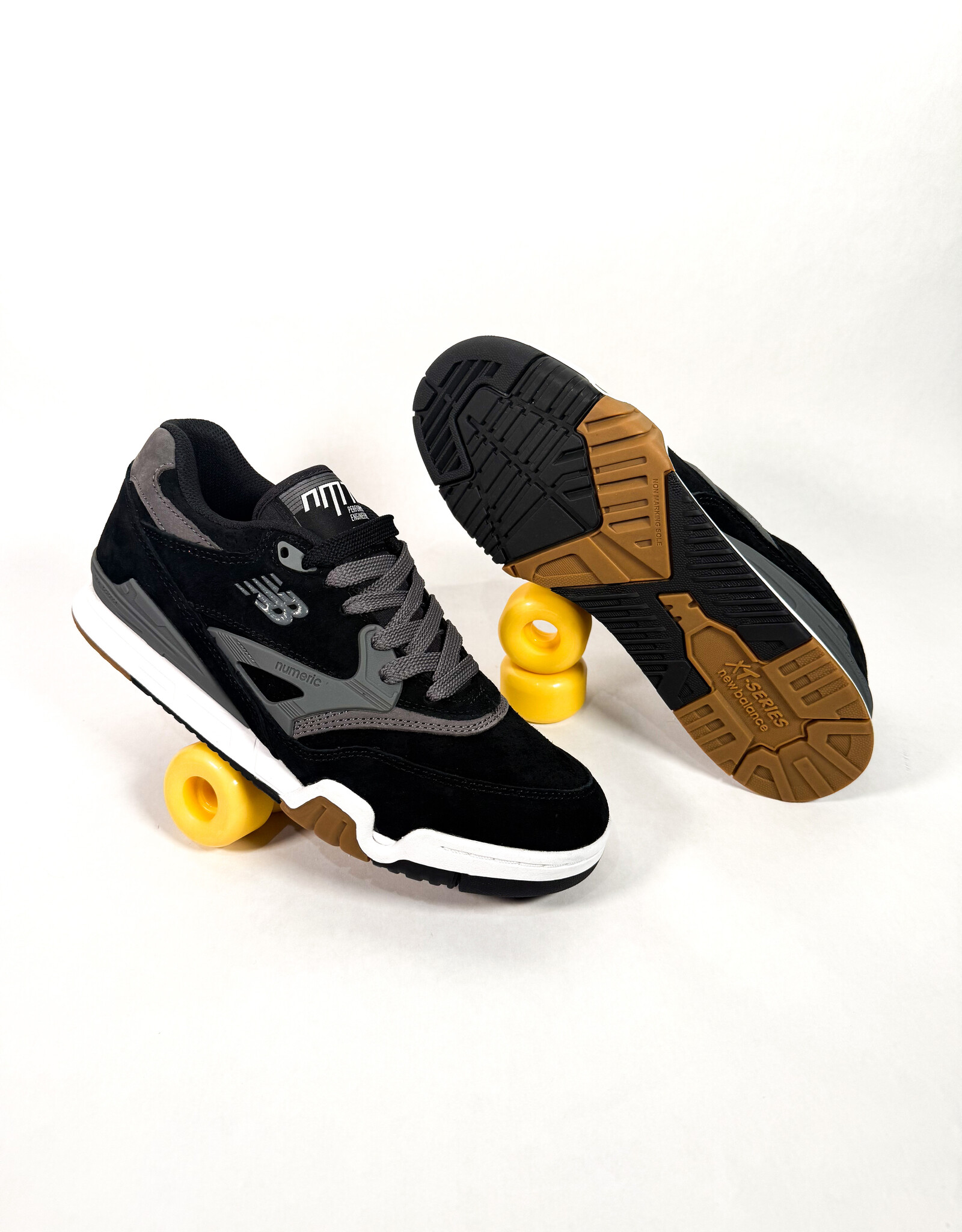 NEW BALANCE NUMERIC 770 - Black / Grey