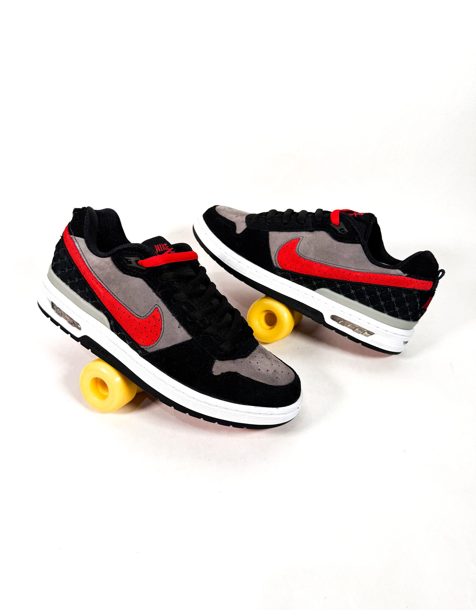 NIKE SB Paul Rodriguez Zoom Air Low - Black / Varsity Red