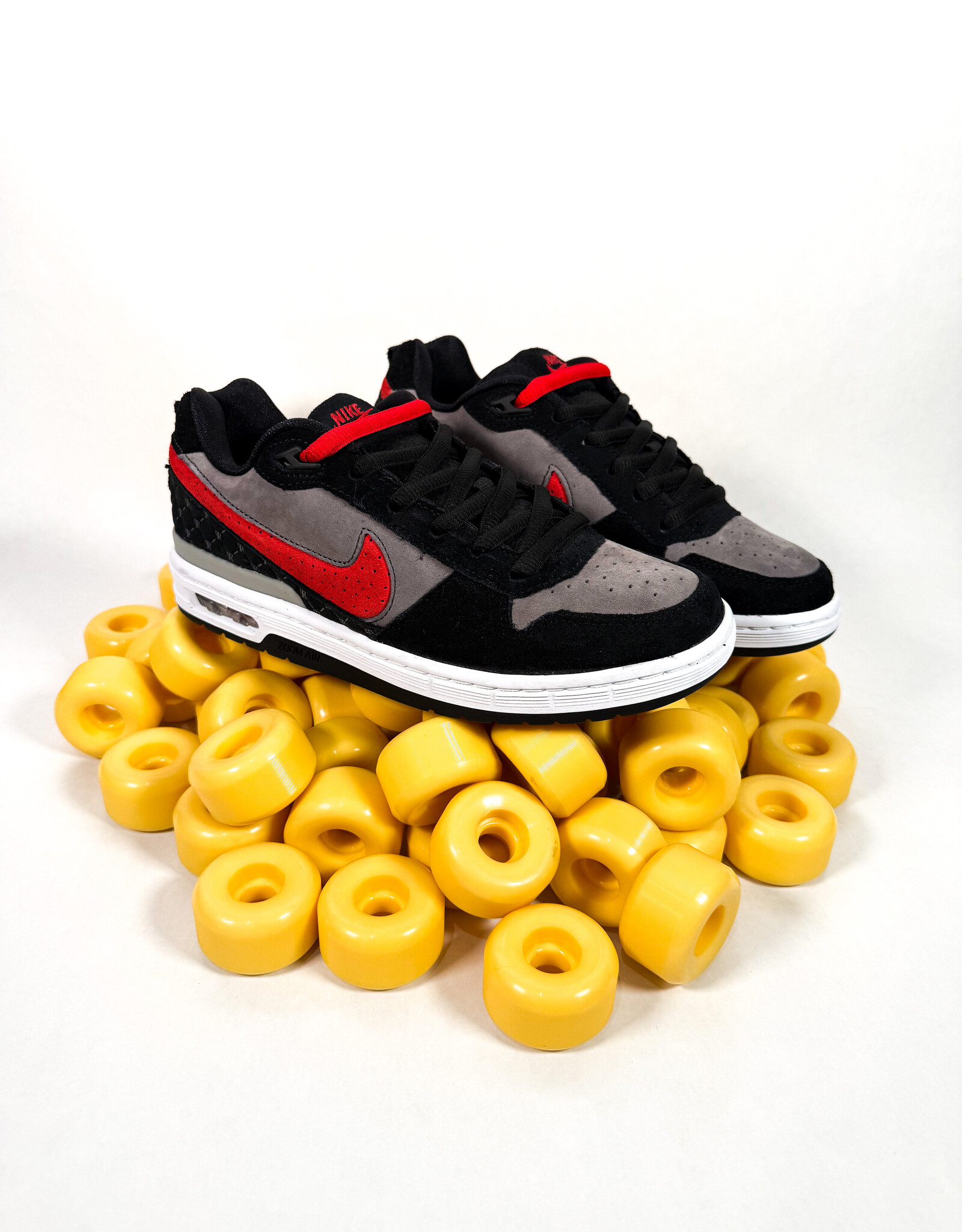 NIKE SB Paul Rodriguez Zoom Air Low - Black / Varsity Red