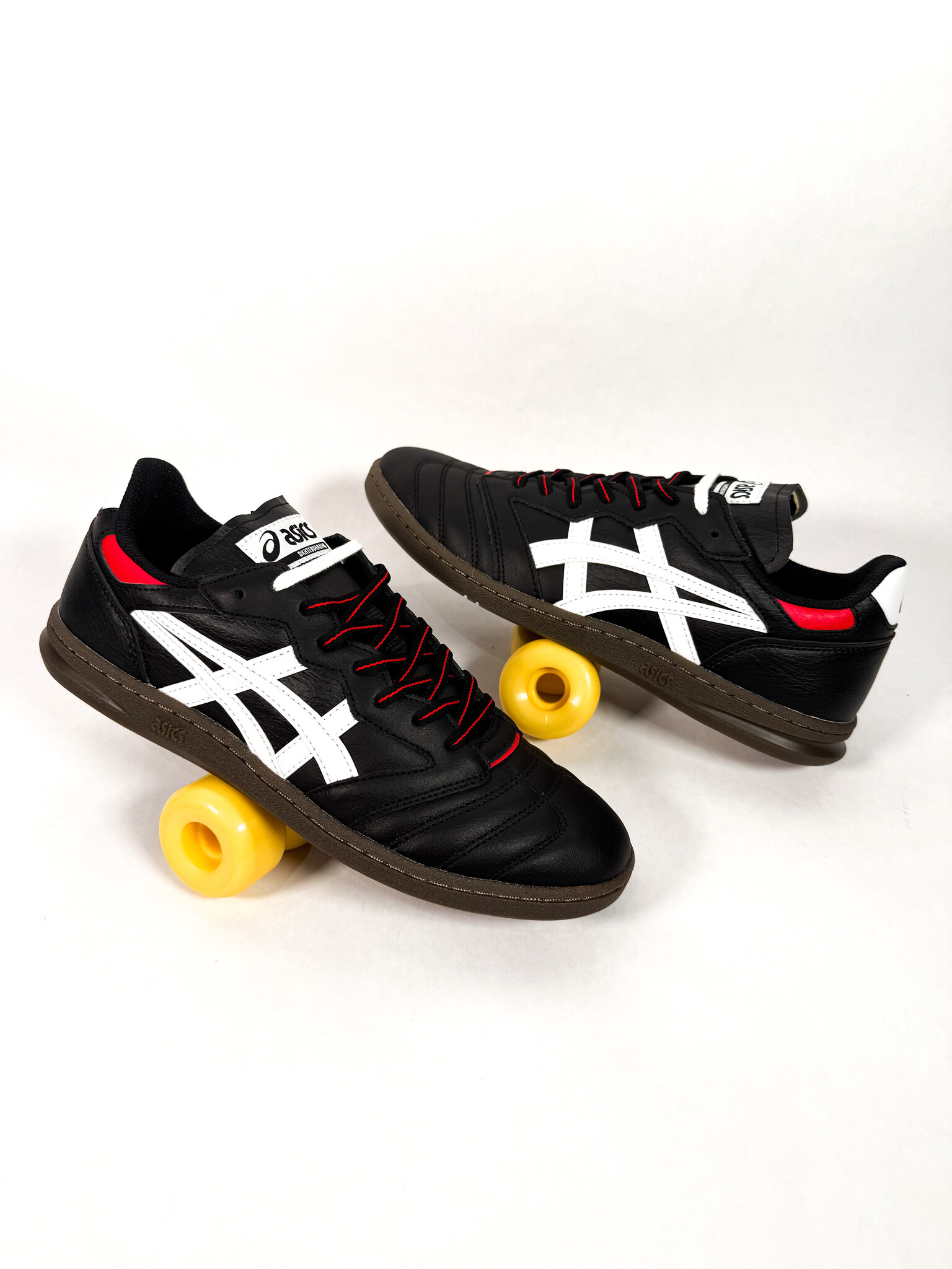 Leggerezza FB - Black / White - KINGSWELL - Los Feliz