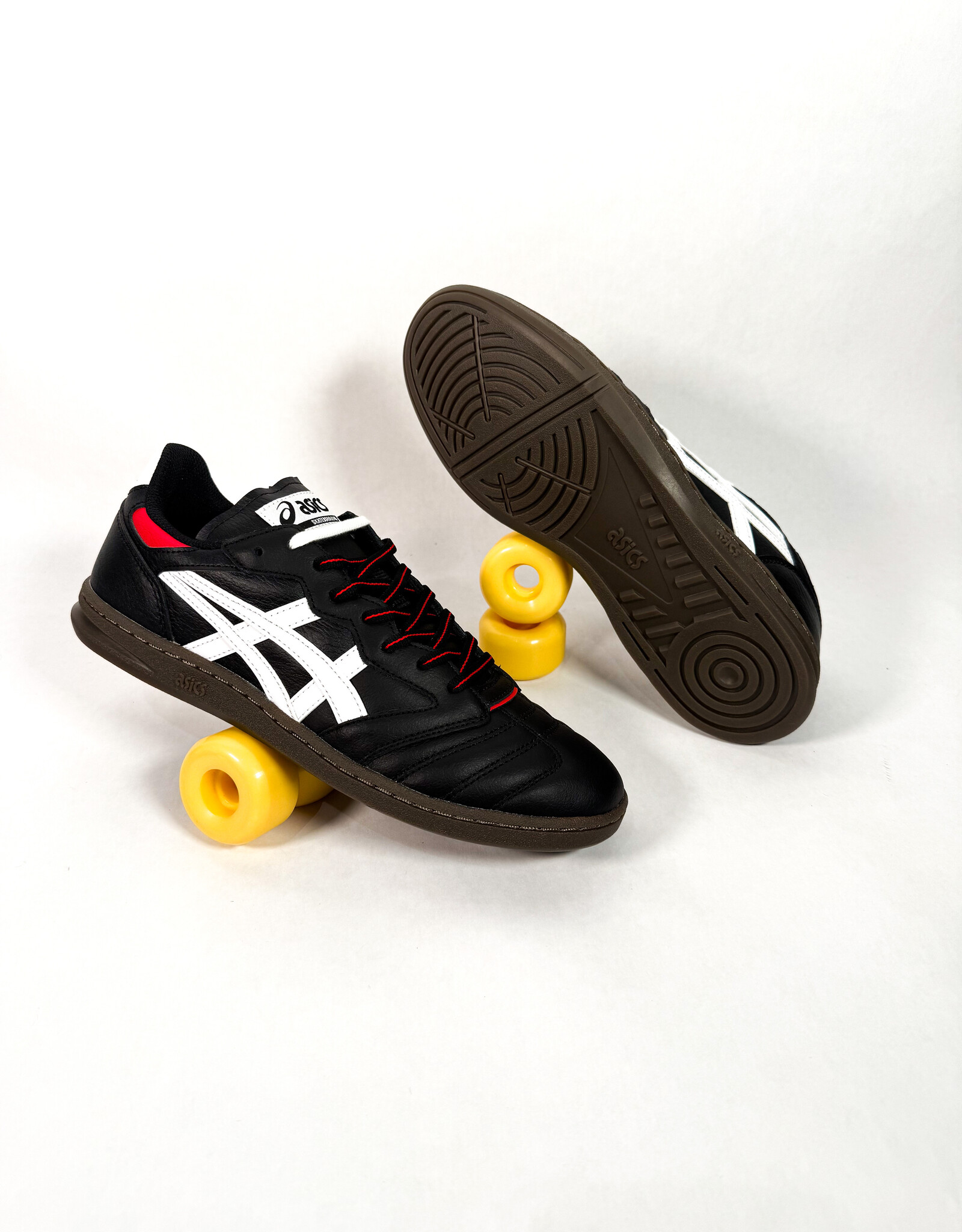 ASICS Leggerezza FB - Black / White