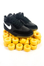 NIKE SB React Leo - Black / White