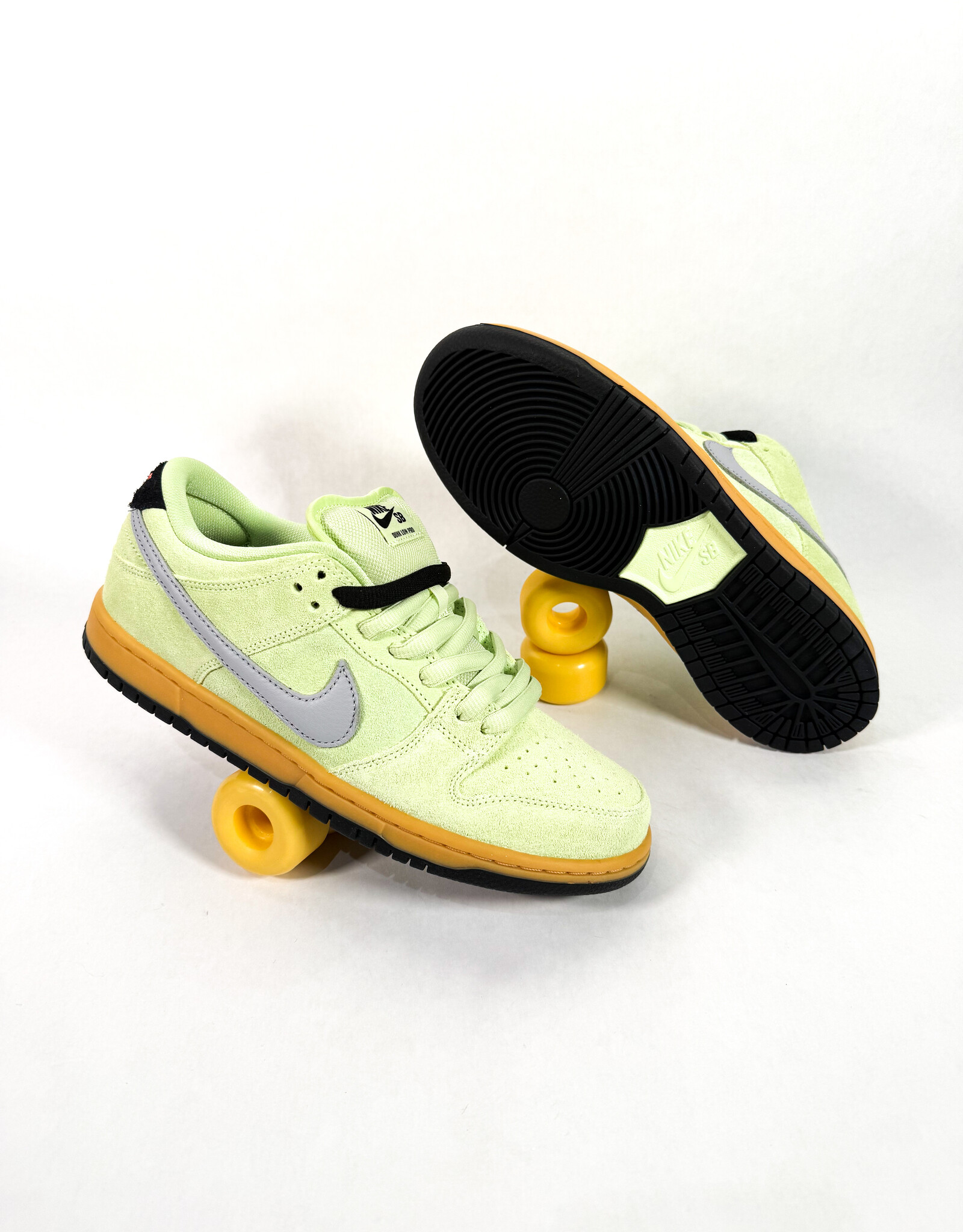 NIKE SB Dunk Low "Verdugo Mountain" - Lt Liquid Lime / Wolf Grey